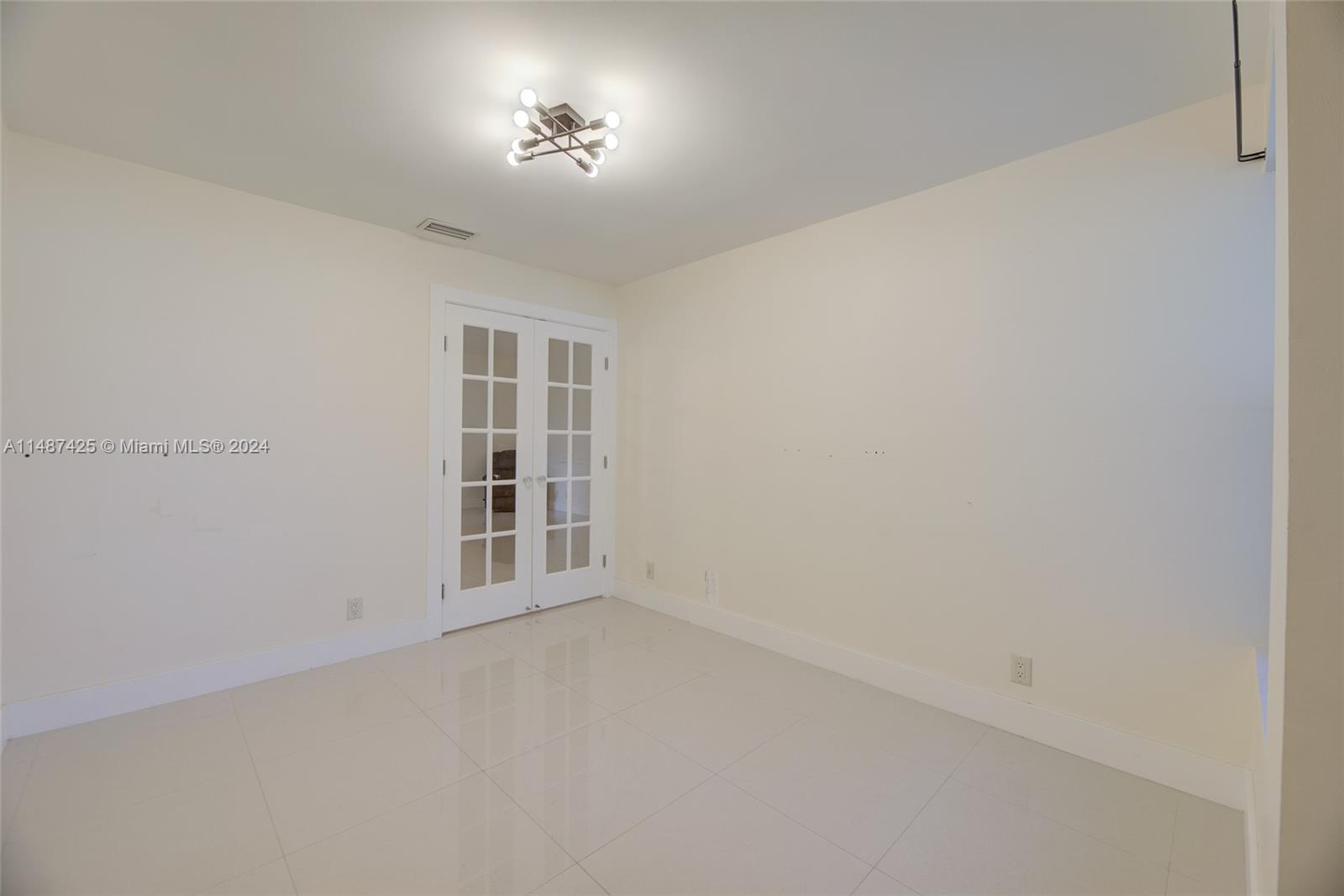 2205 Charleston