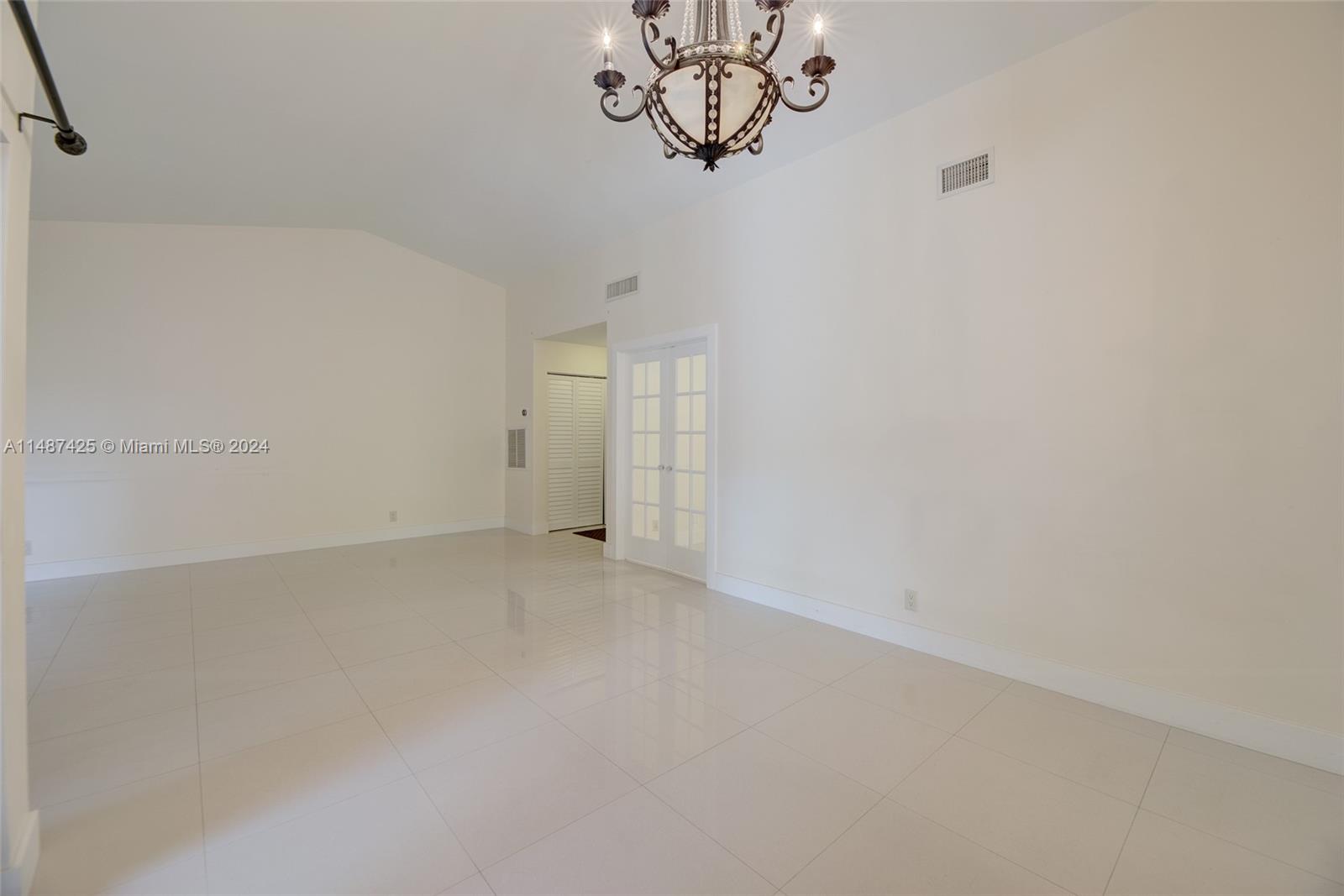 2205 Charleston