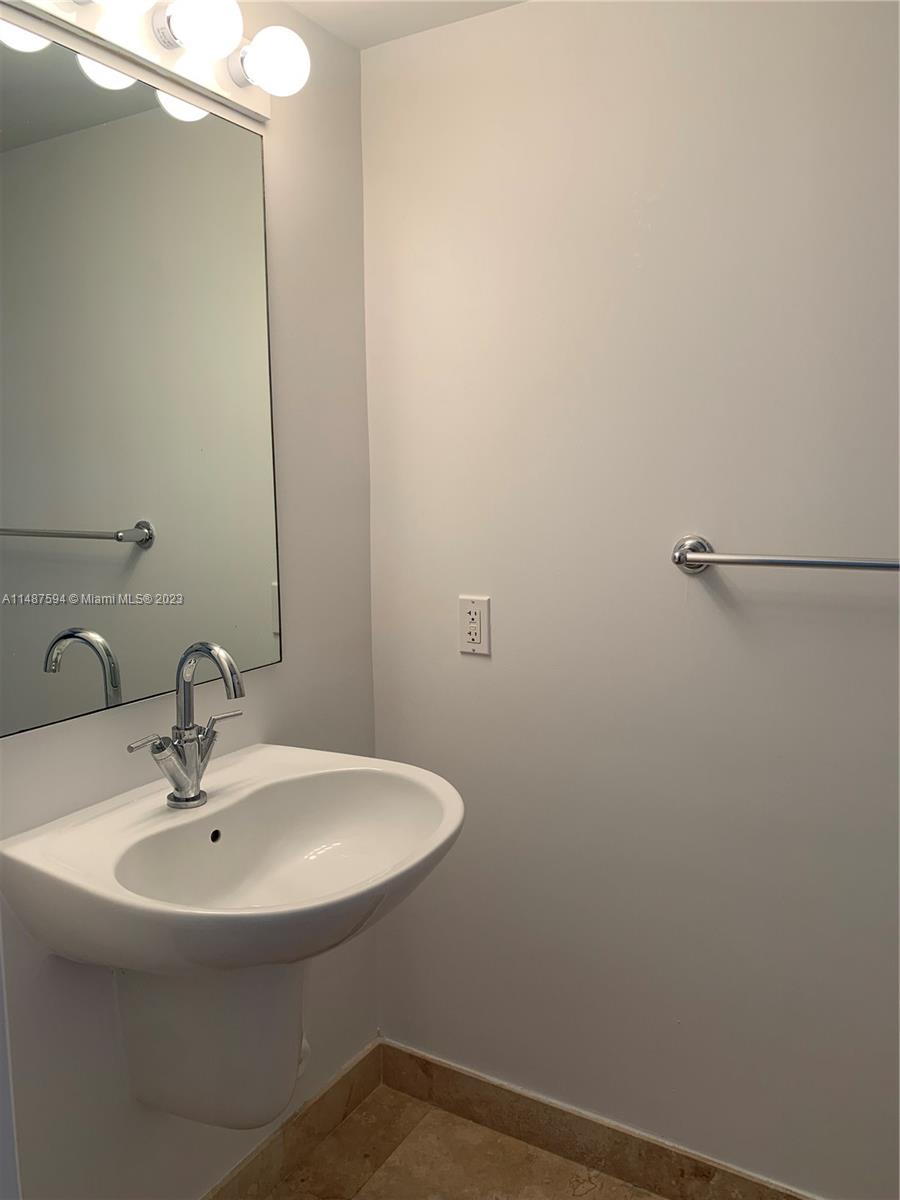41 SE 5th St # 1806