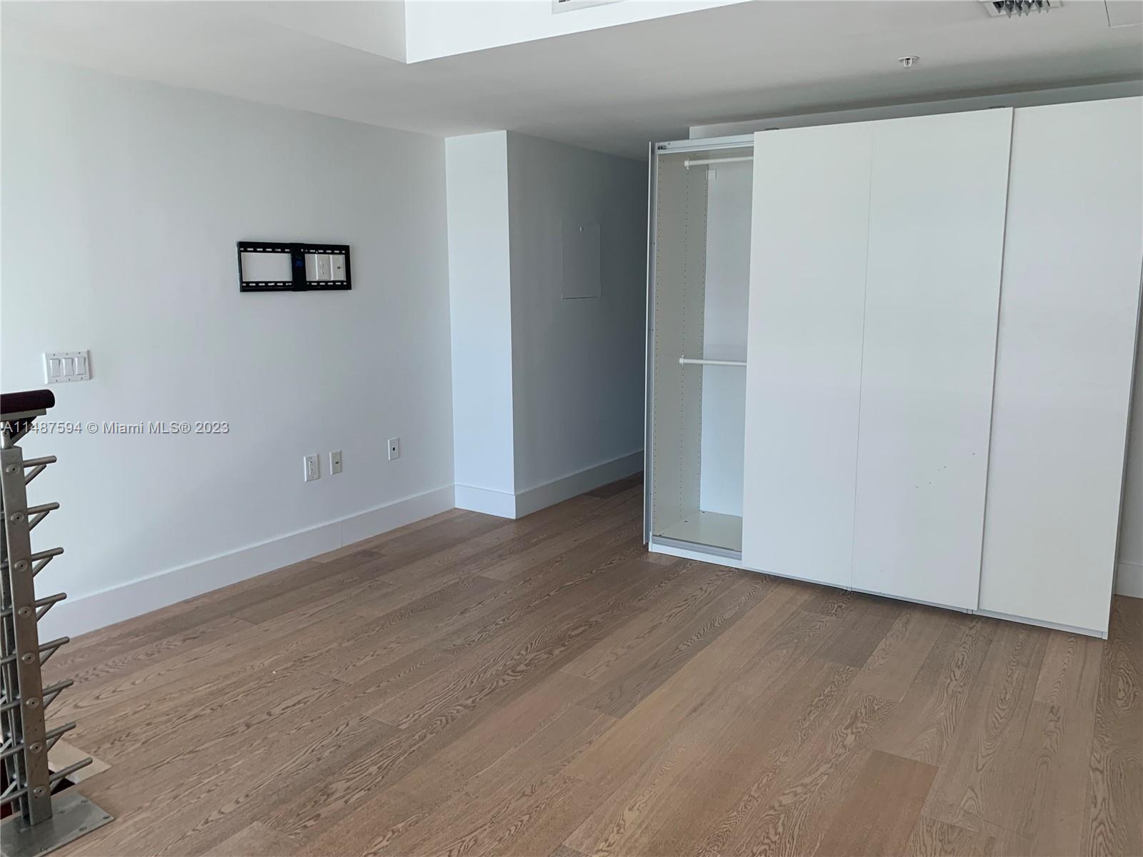 41 SE 5th St # 1806