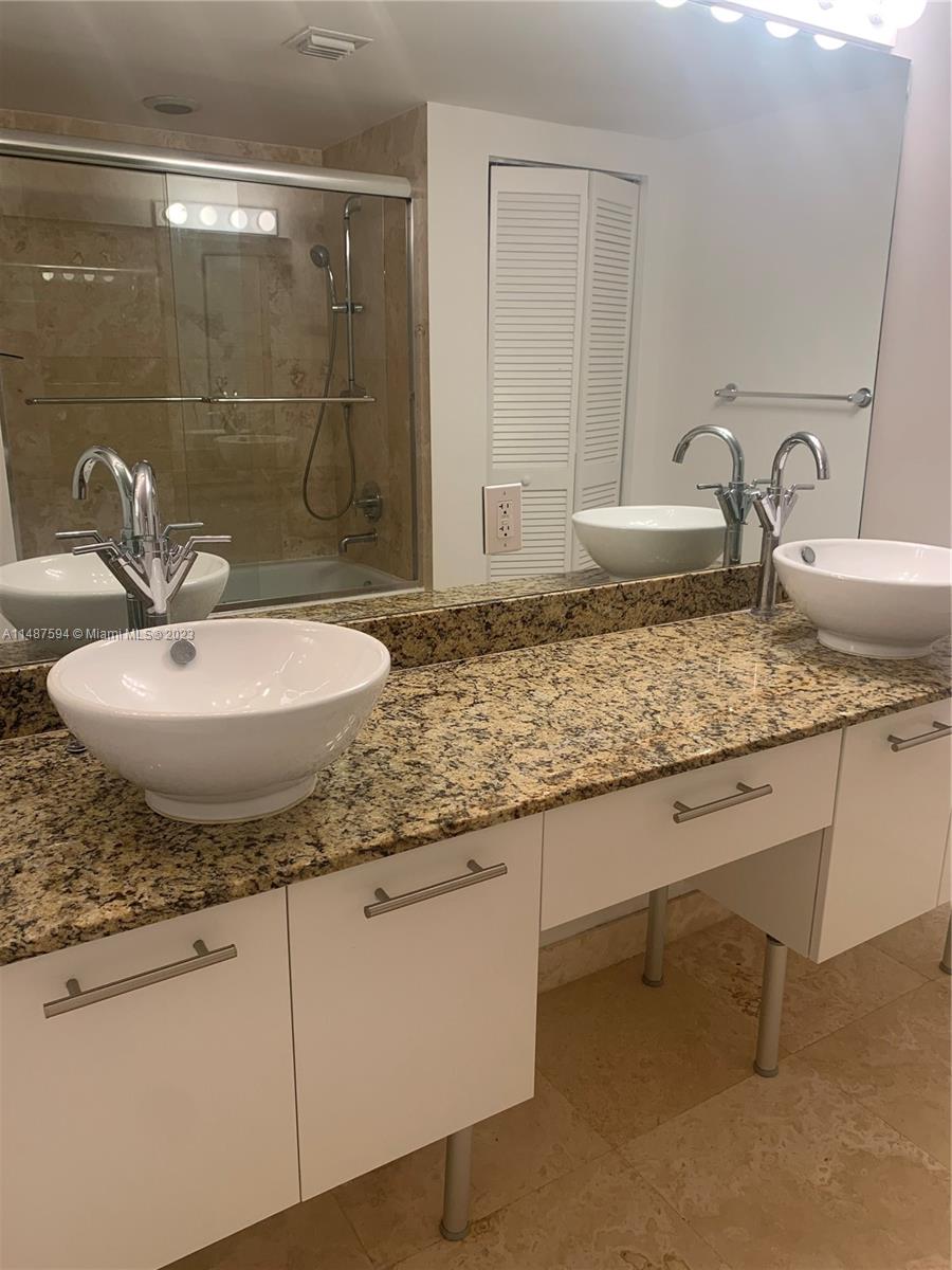 41 SE 5th St # 1806