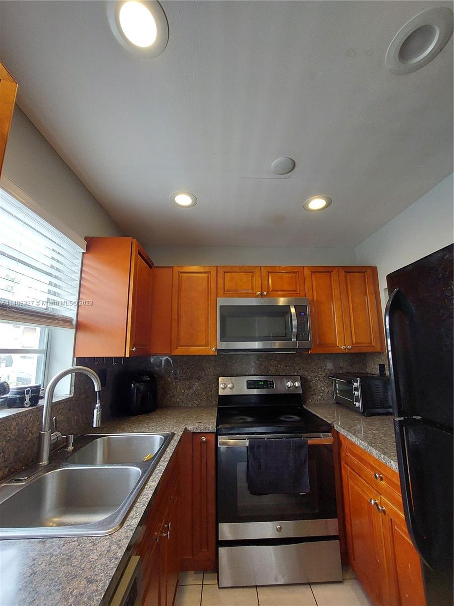 20 SW 108th Ave # 6F
