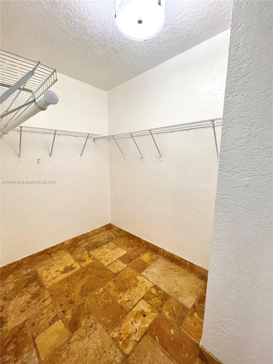 2350 NE 135th St # 1506