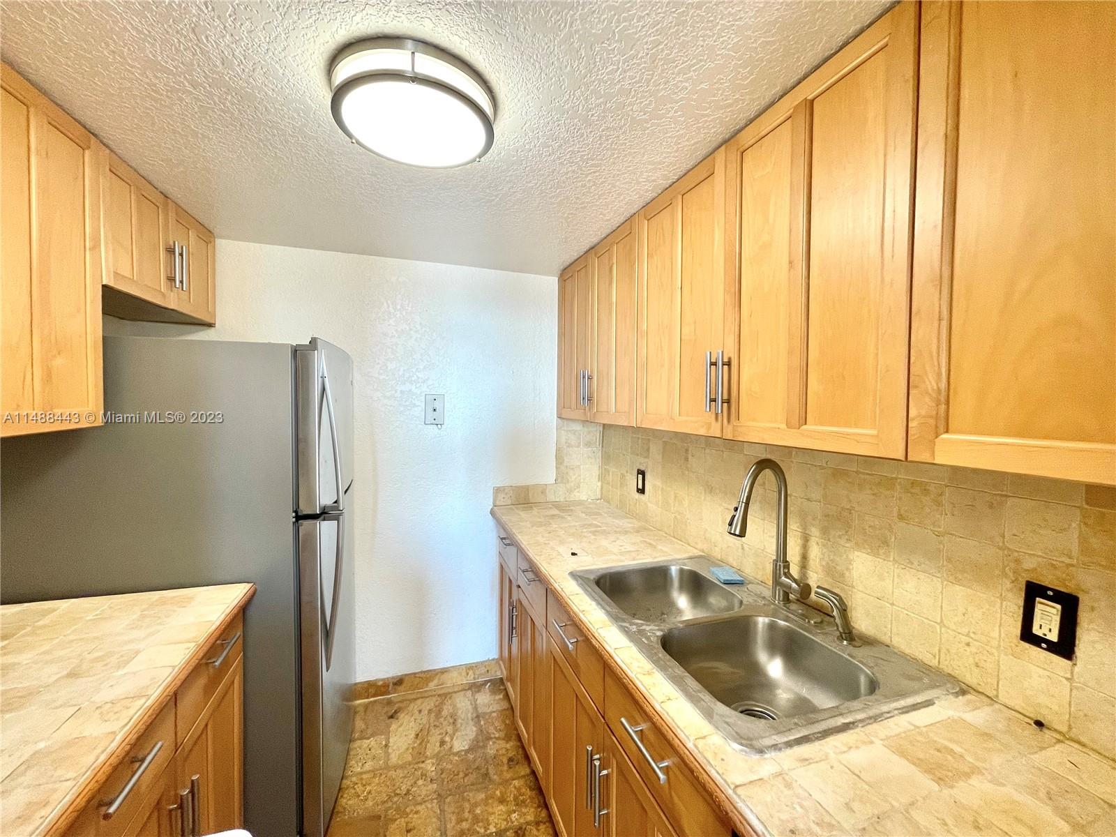 2350 NE 135th St # 1506
