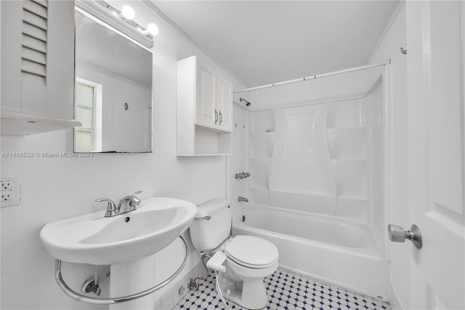 1337 Euclid Ave Unit: 108