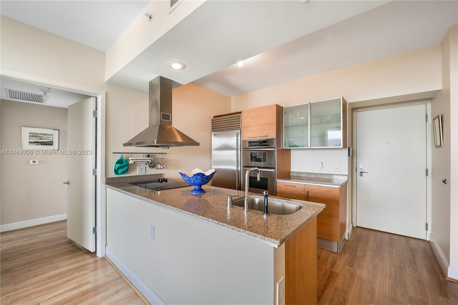 218 SE 14th St # 1407