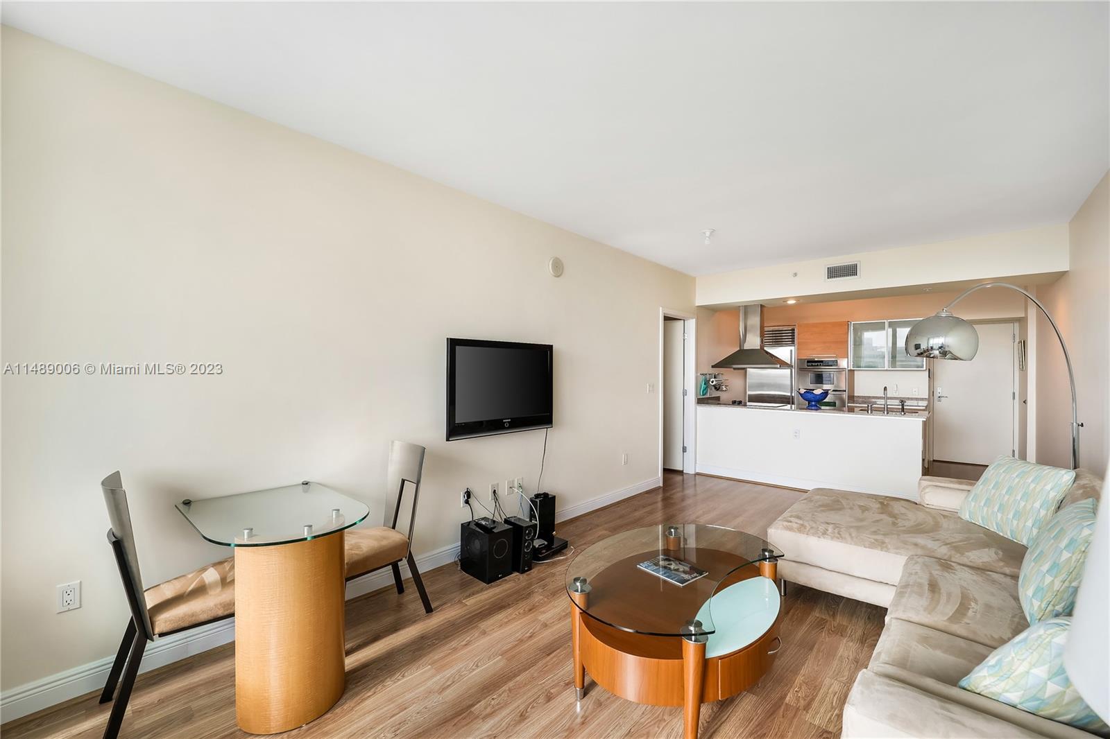 218 SE 14th St # 1407