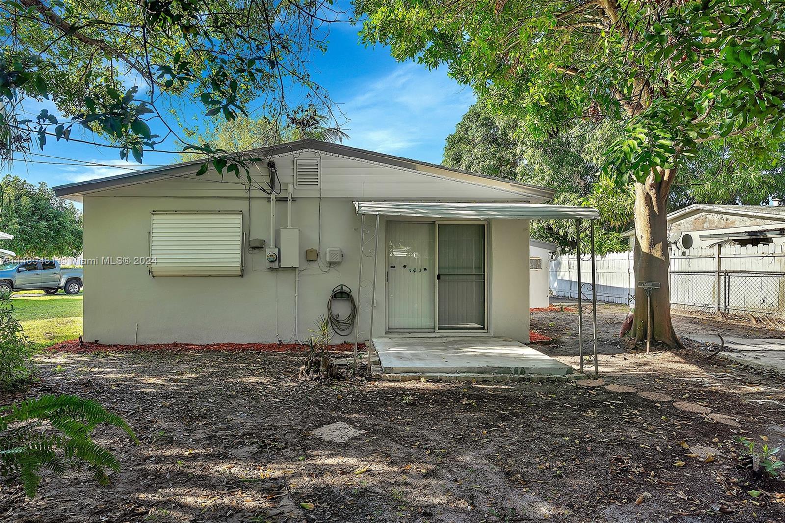 5950 NW 42nd Ter