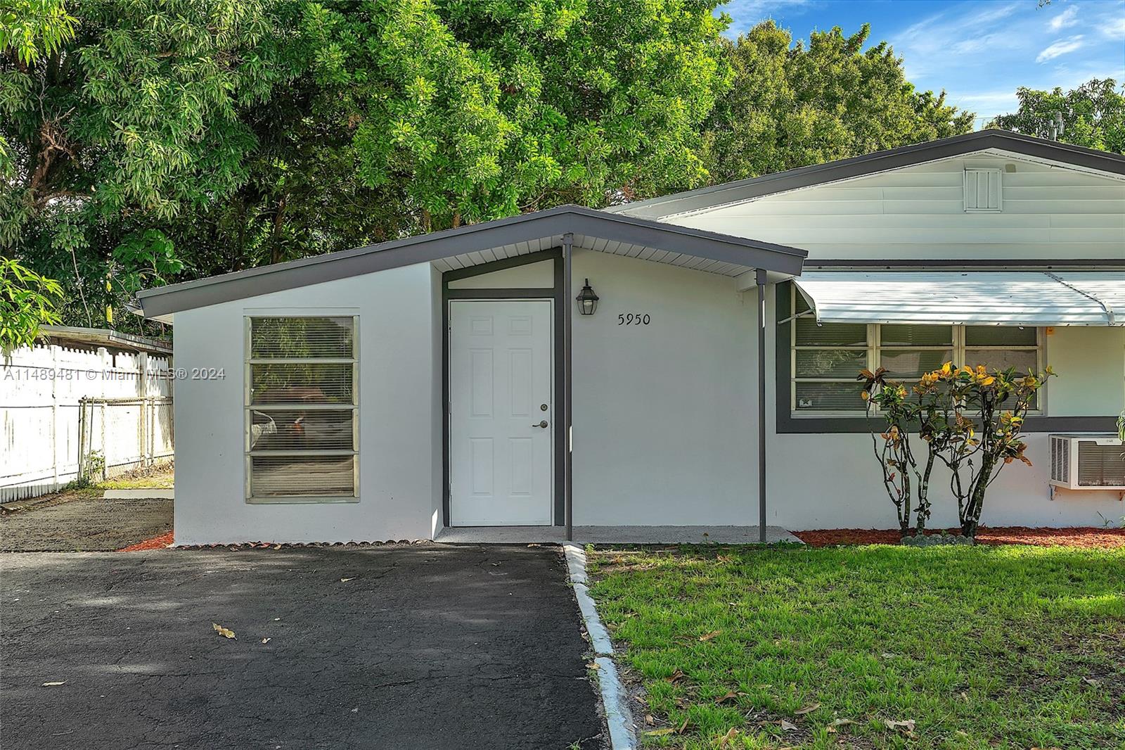 5950 NW 42nd Ter