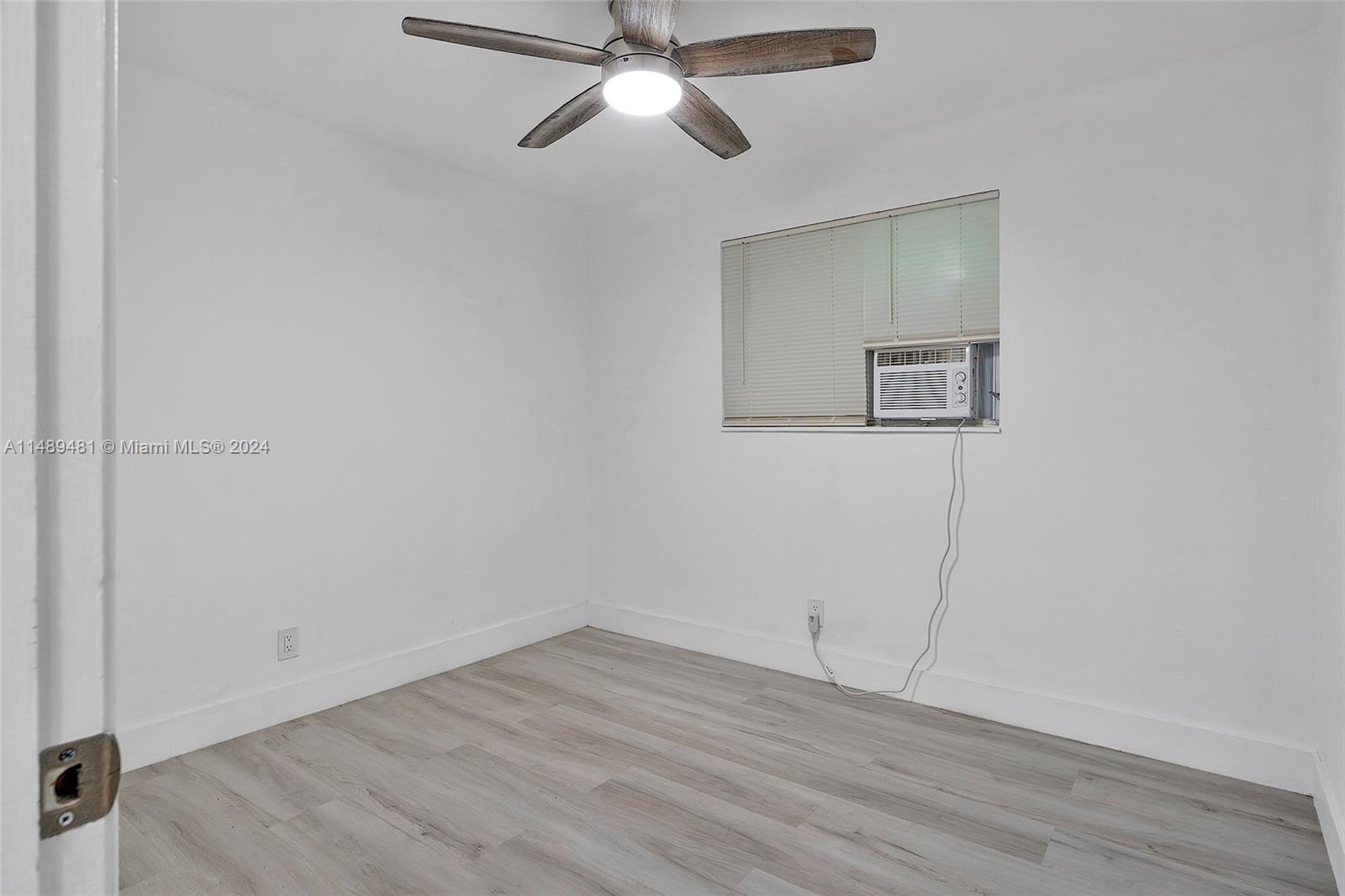 5950 NW 42nd Ter