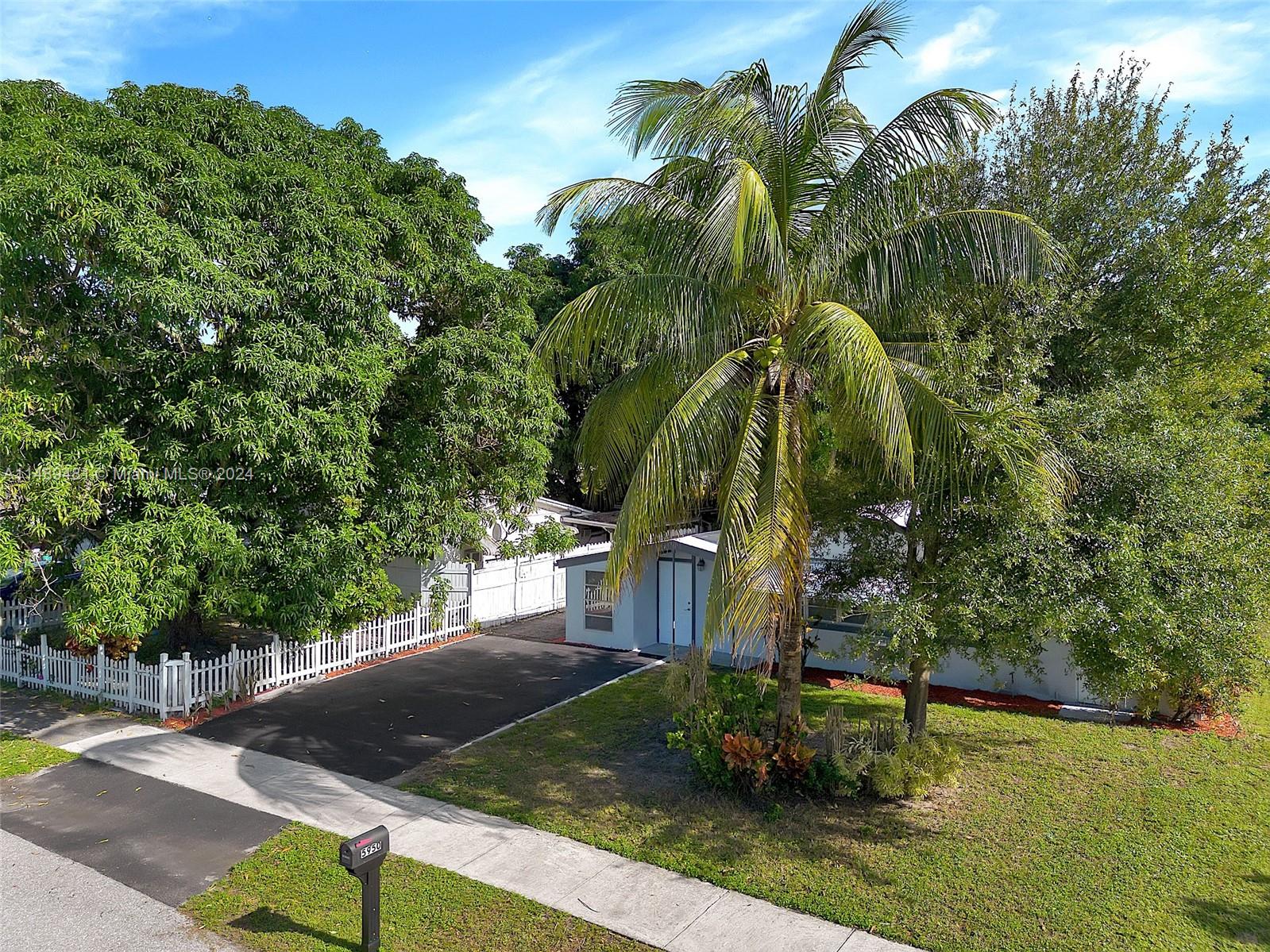 5950 NW 42nd Ter