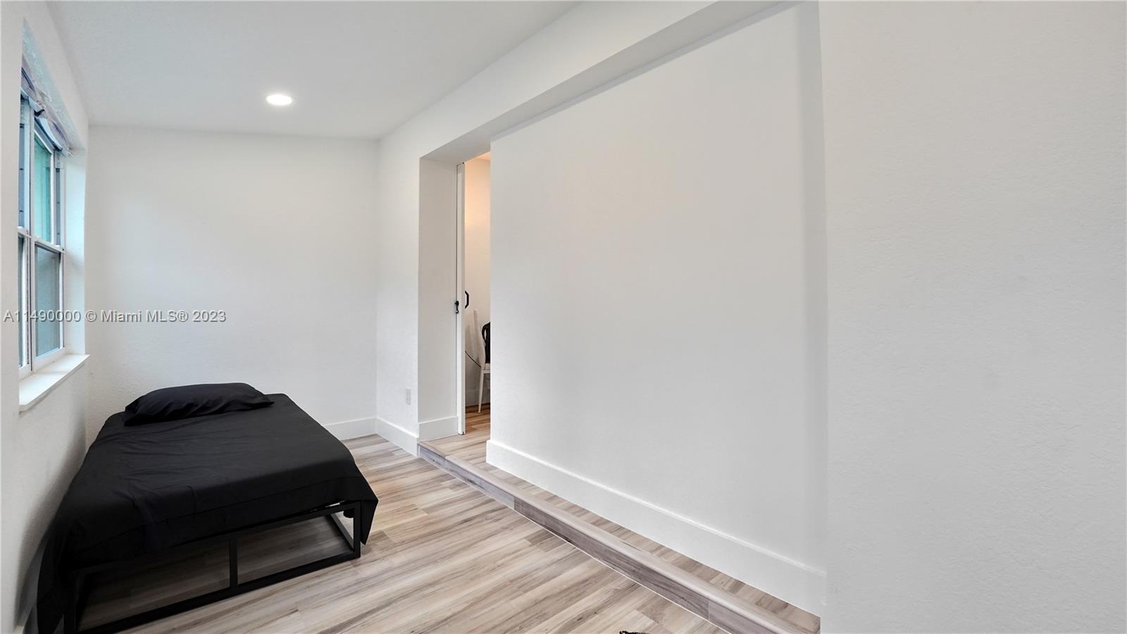 1441 NE 154th Ter