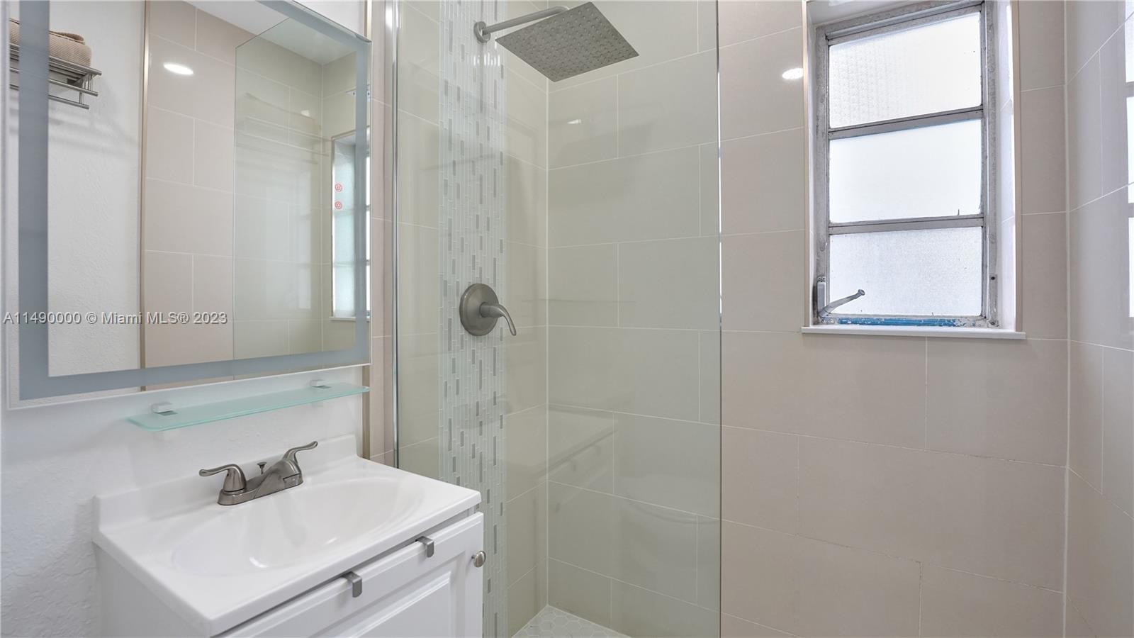 1441 NE 154th Ter