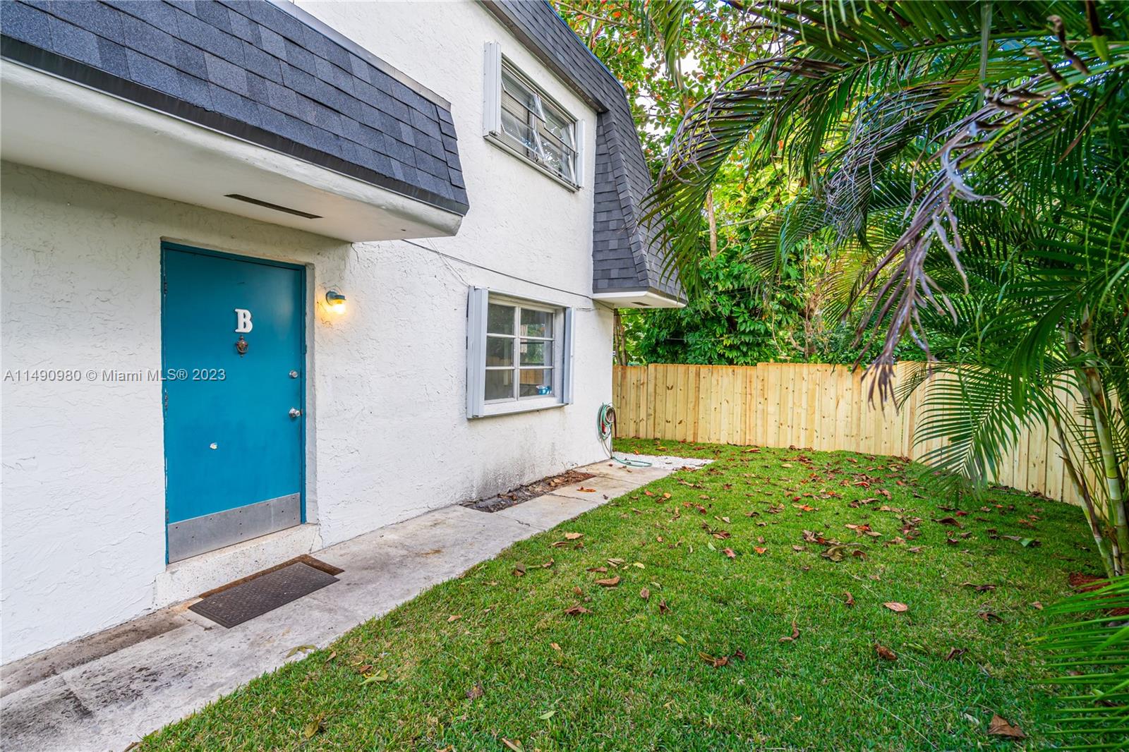 2850 SW 18th St # 2 Unit: 1-2