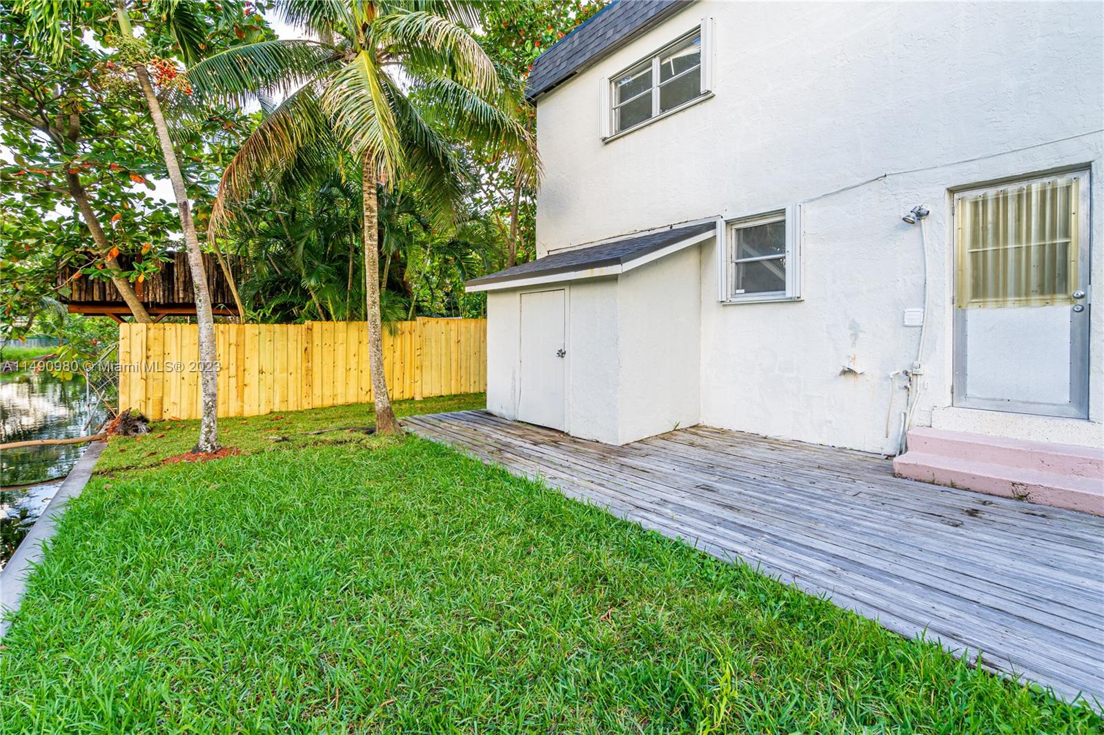 2850 SW 18th St # 2 Unit: 1-2