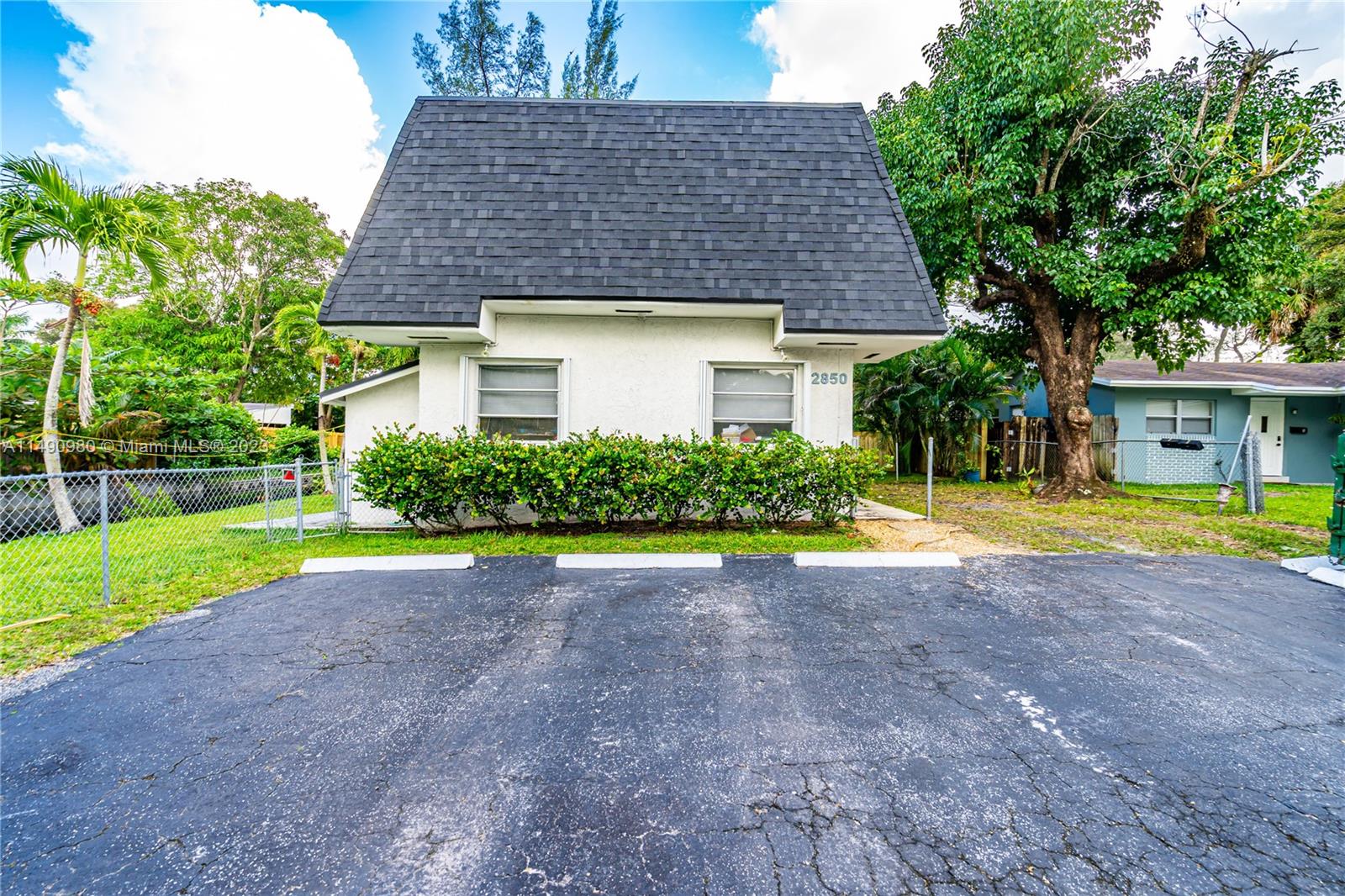 2850 SW 18th St # 2 Unit: 1-2