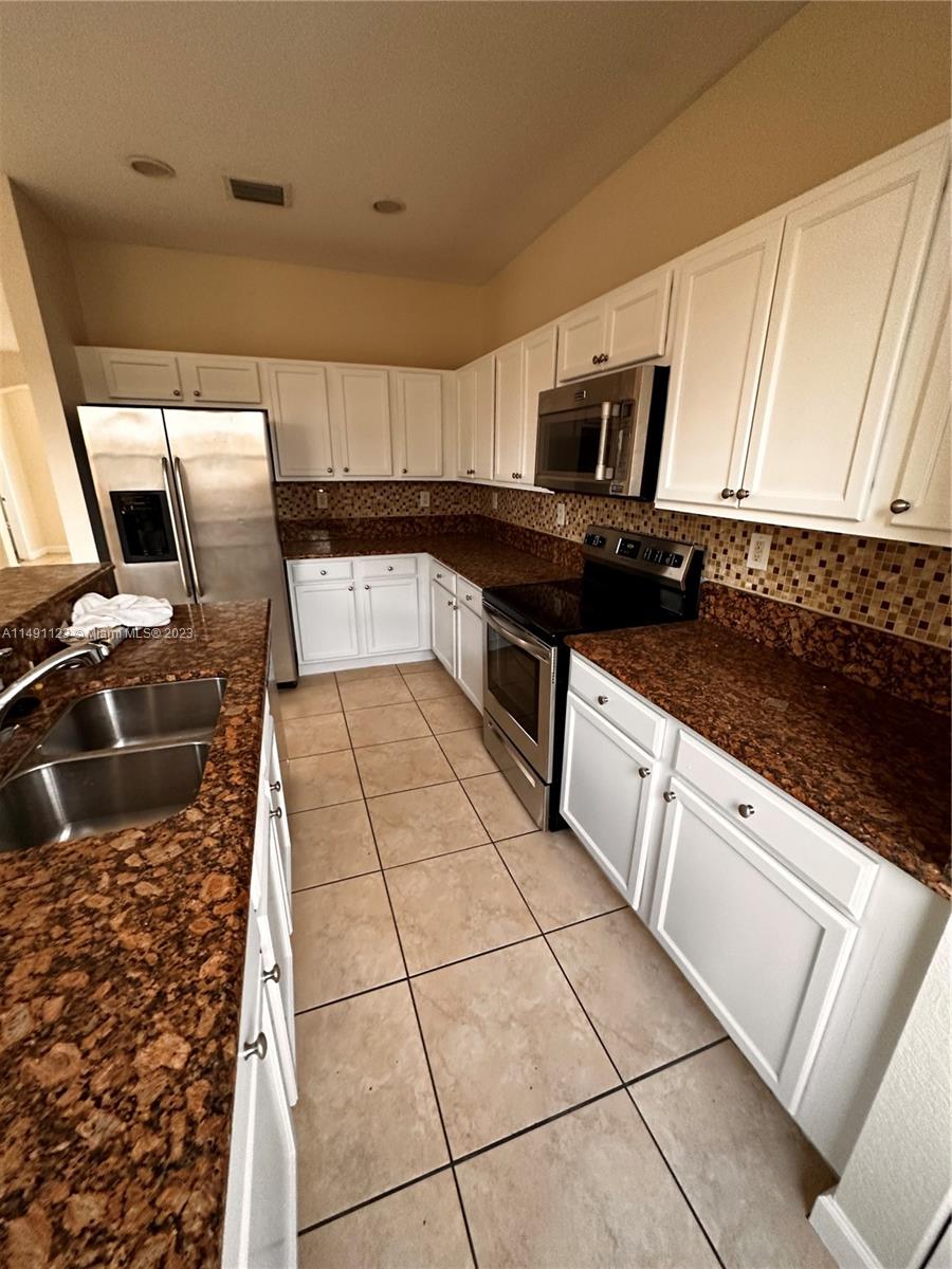 11303 SW 239th St # 0