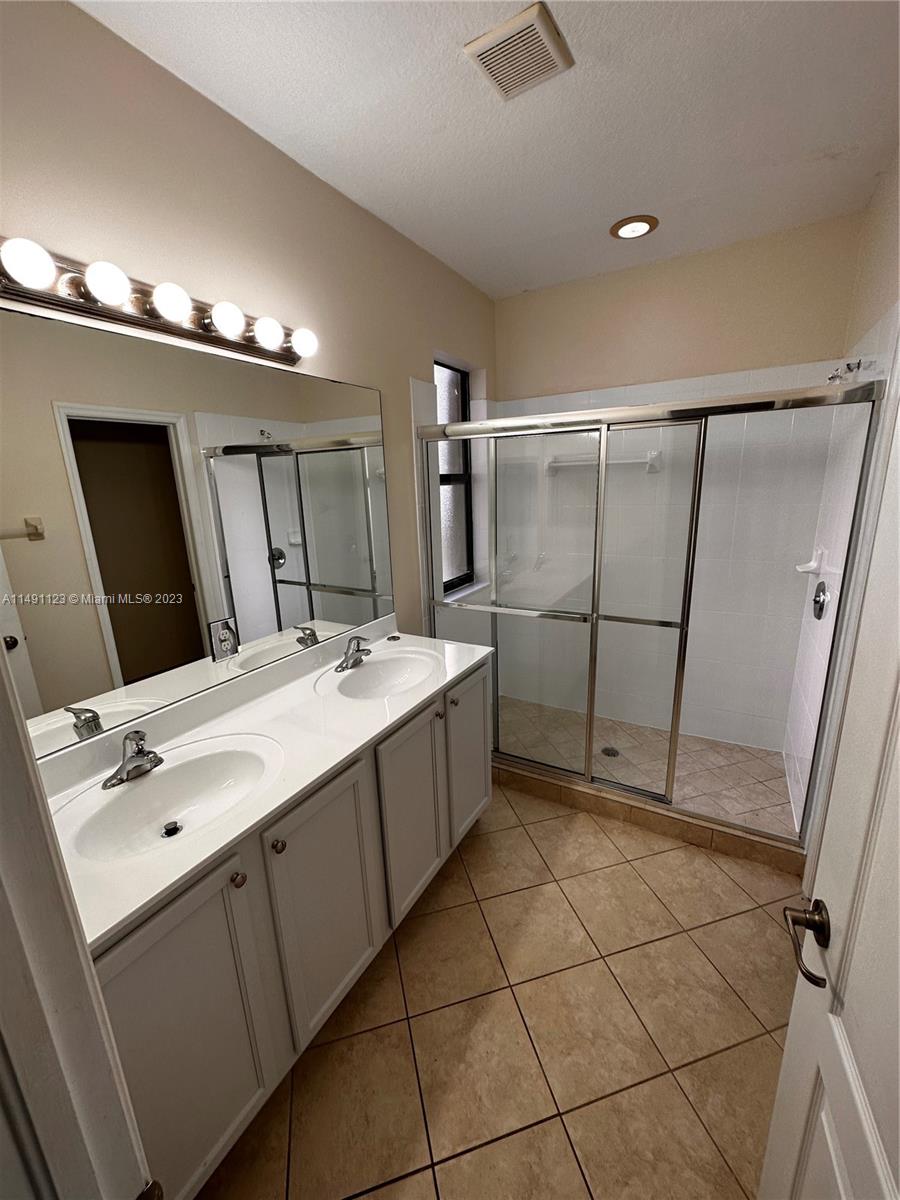 11303 SW 239th St # 0