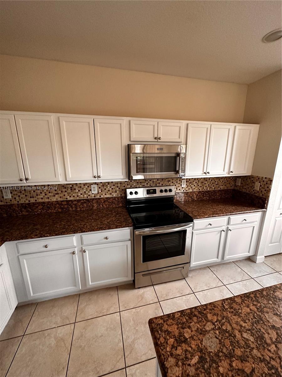 11303 SW 239th St # 0