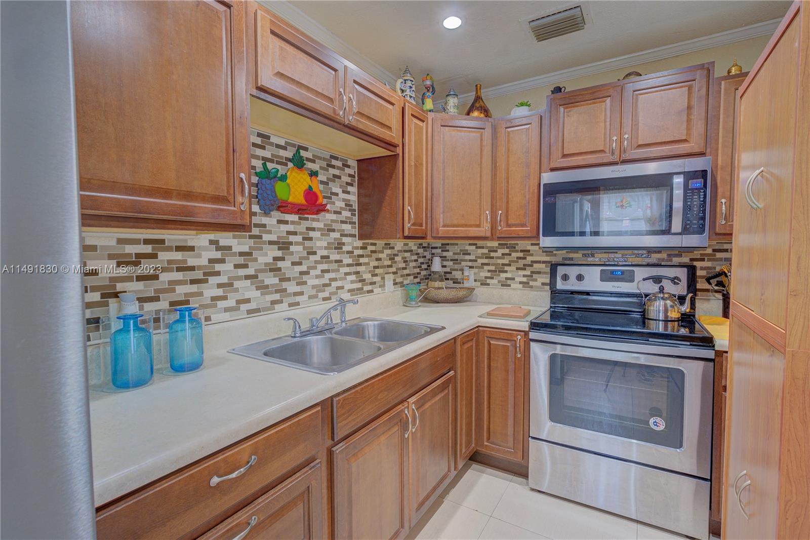 1661 NW 111th St