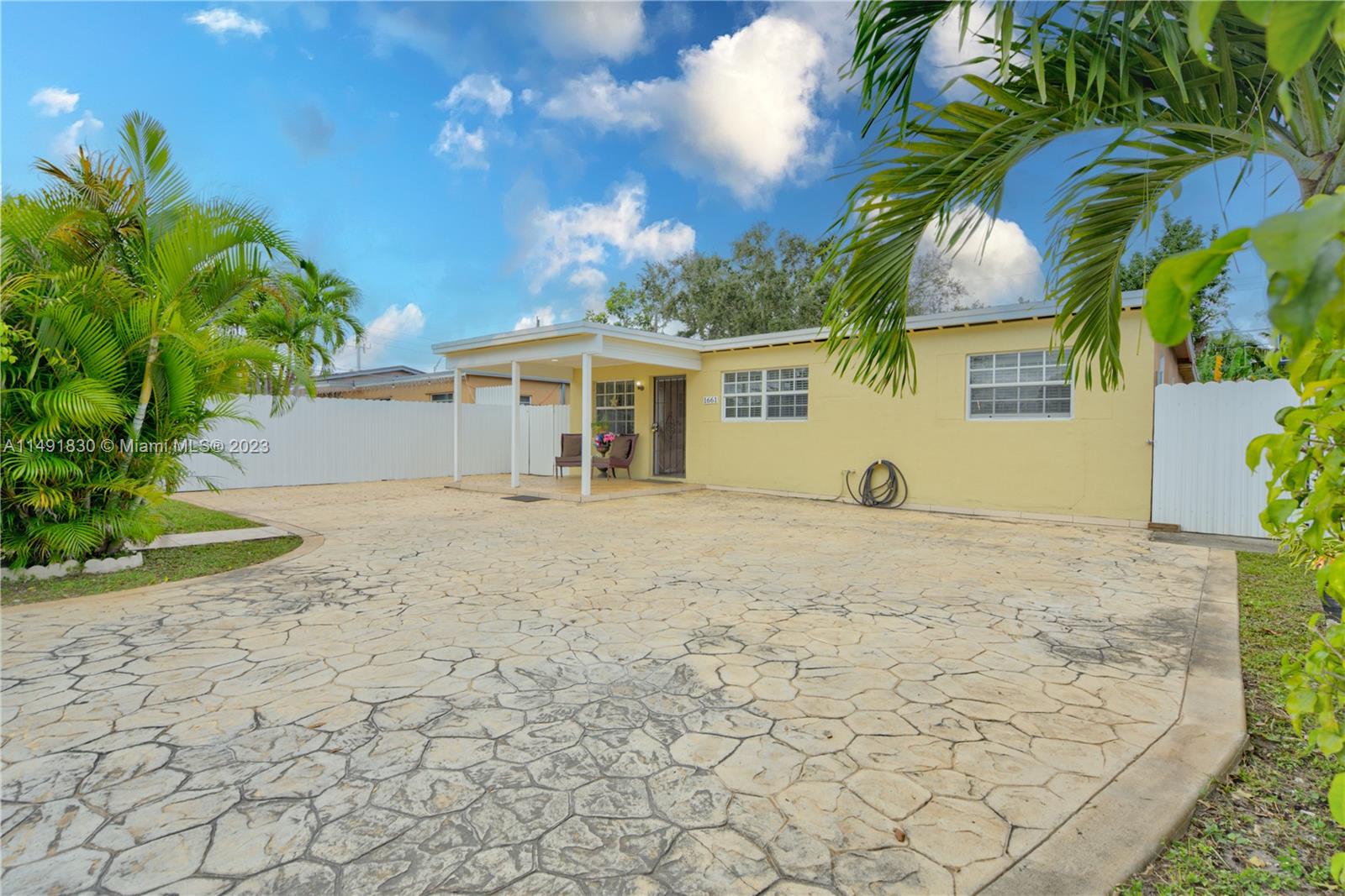 1661 NW 111th St