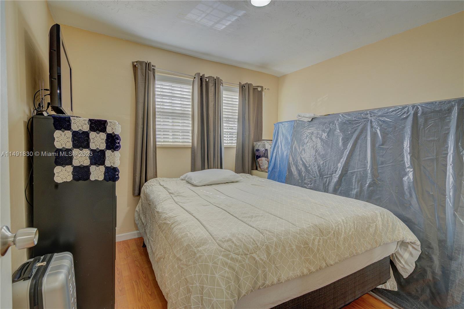 1661 NW 111th St