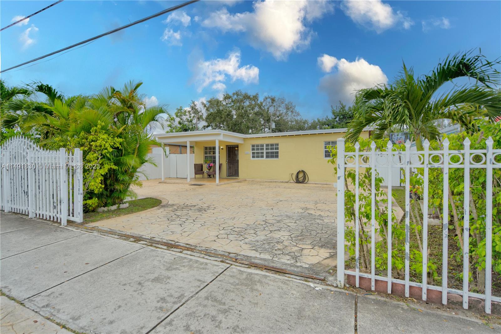 1661 NW 111th St