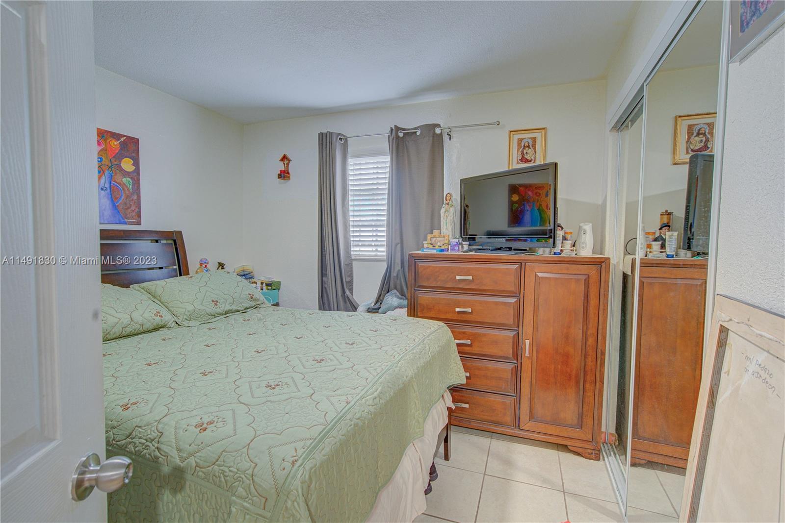 1661 NW 111th St