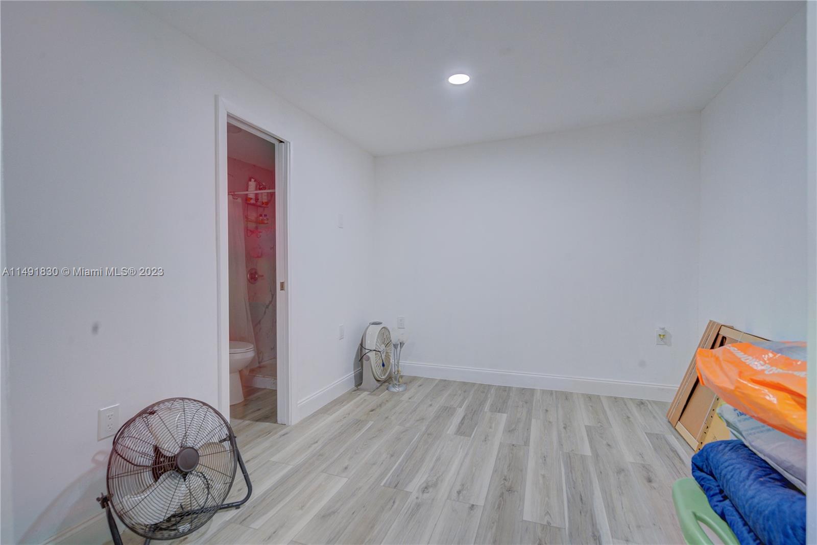 1661 NW 111th St