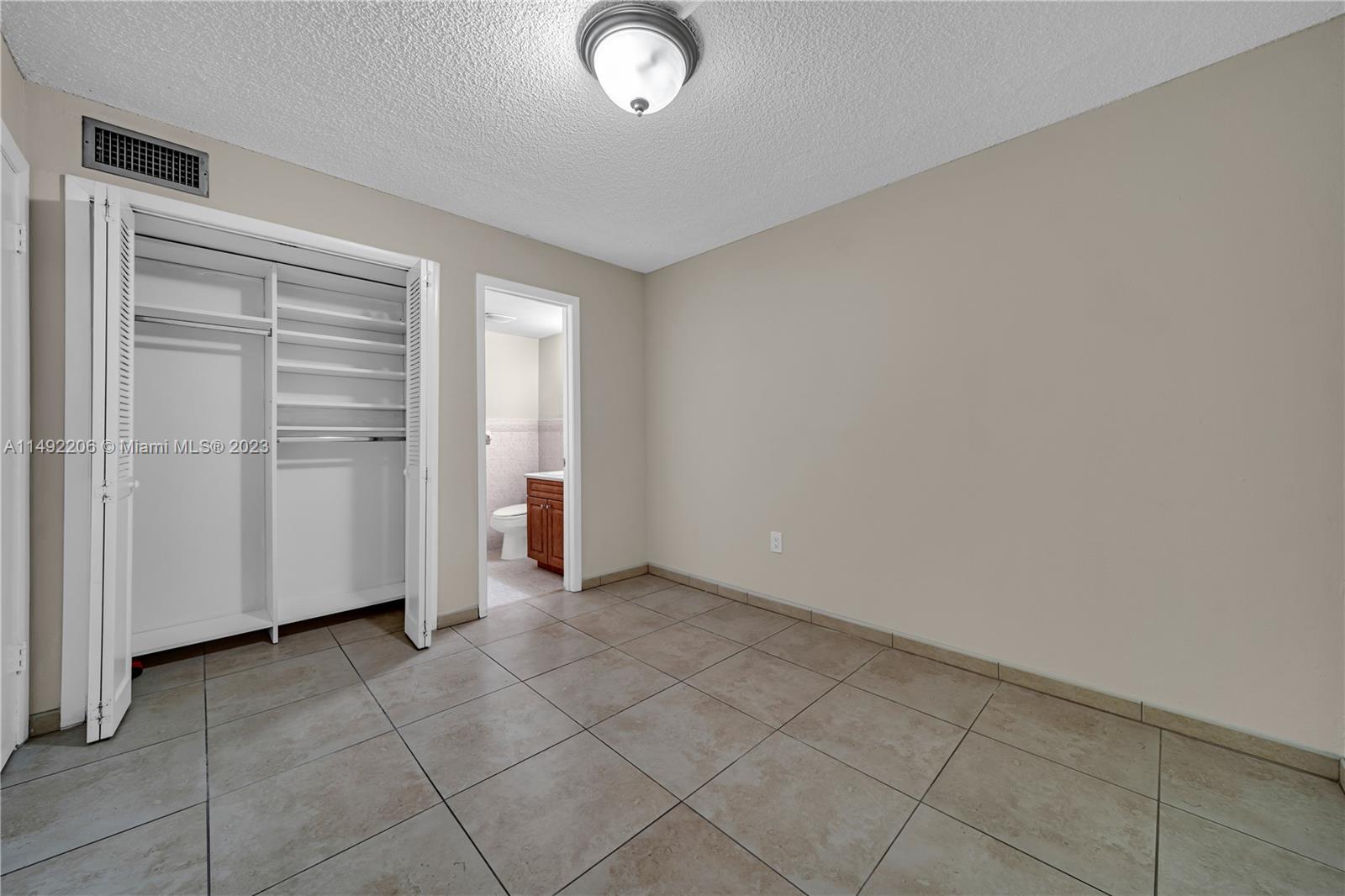 4801 NW 7th St Unit: 807-16