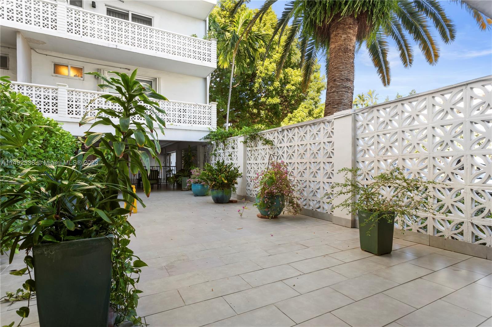 1614 West Ave Unit: 204