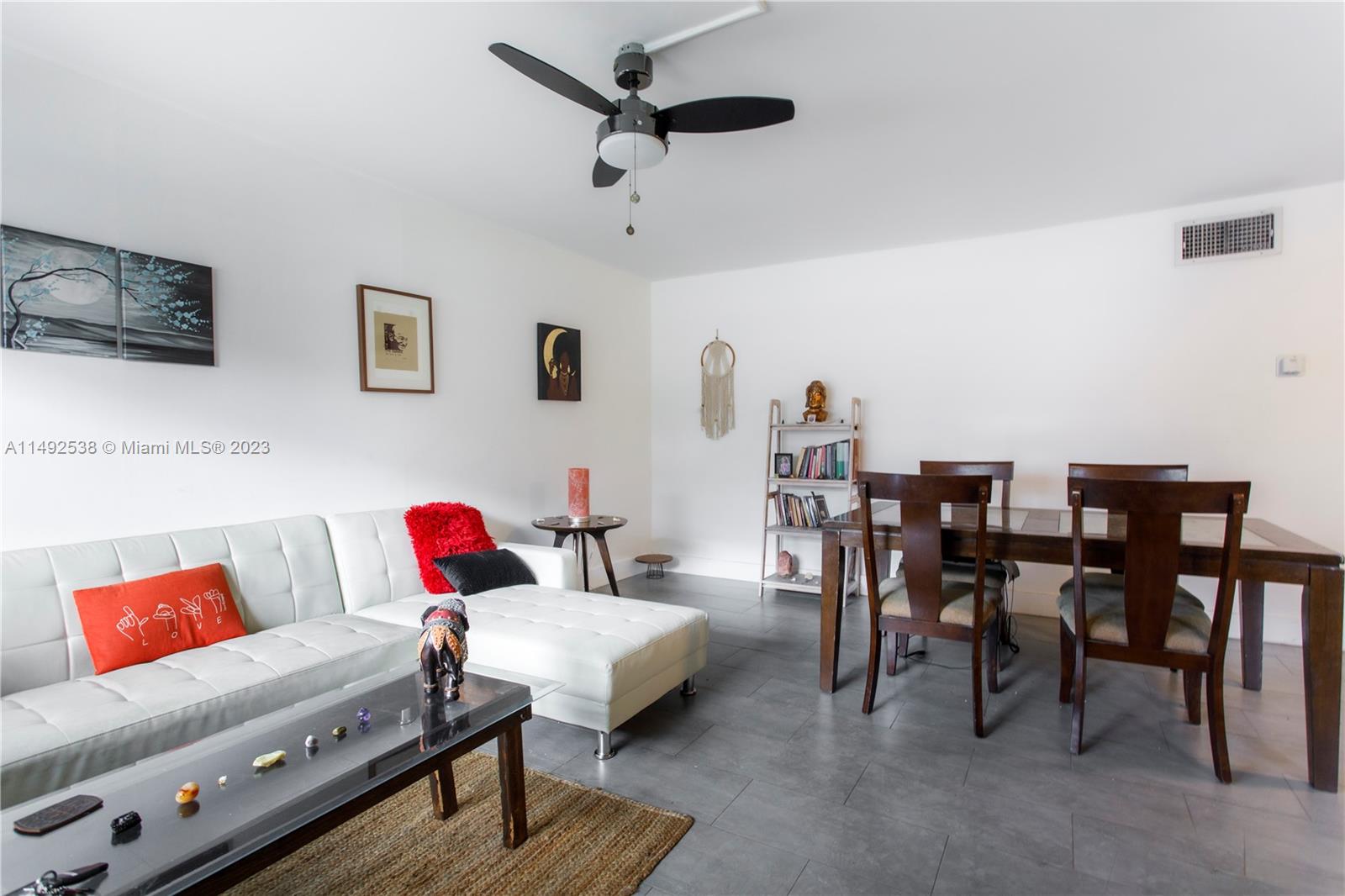1614 West Ave Unit: 204