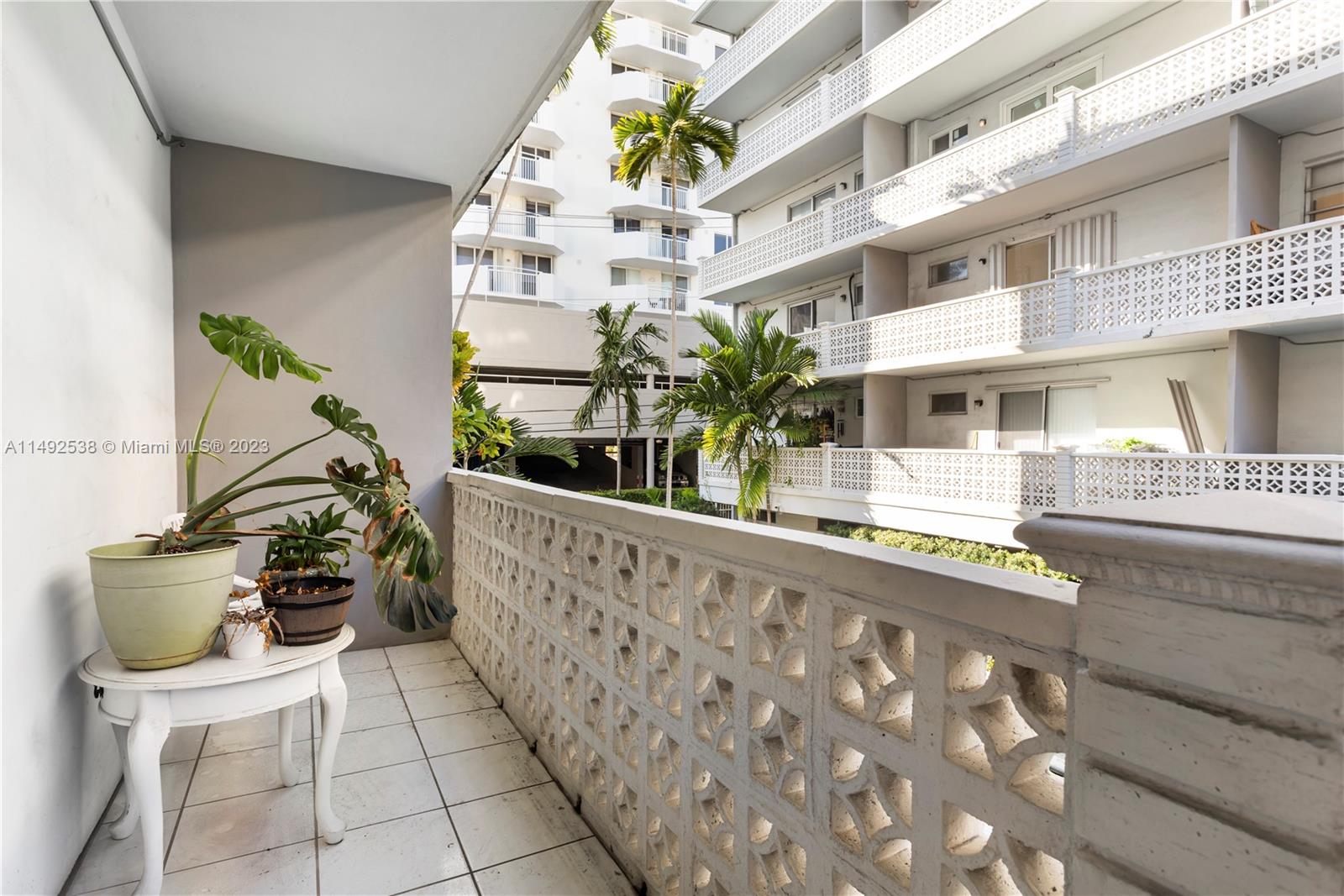 1614 West Ave Unit: 204