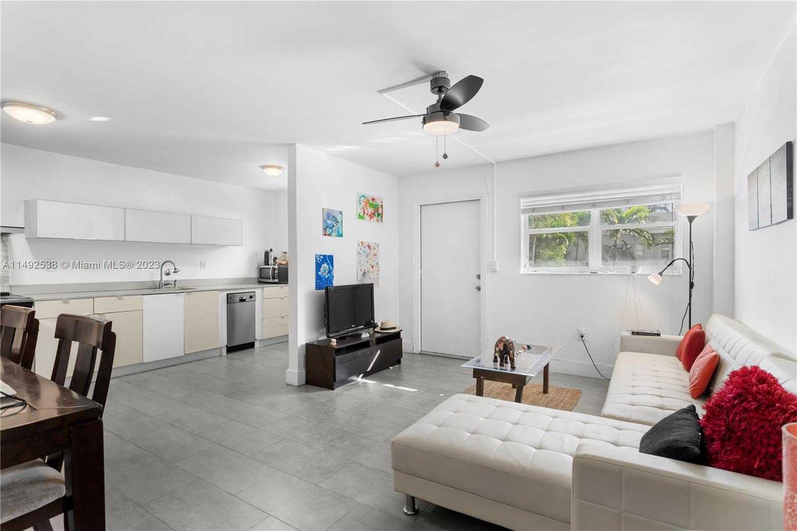 1614 West Ave Unit: 204