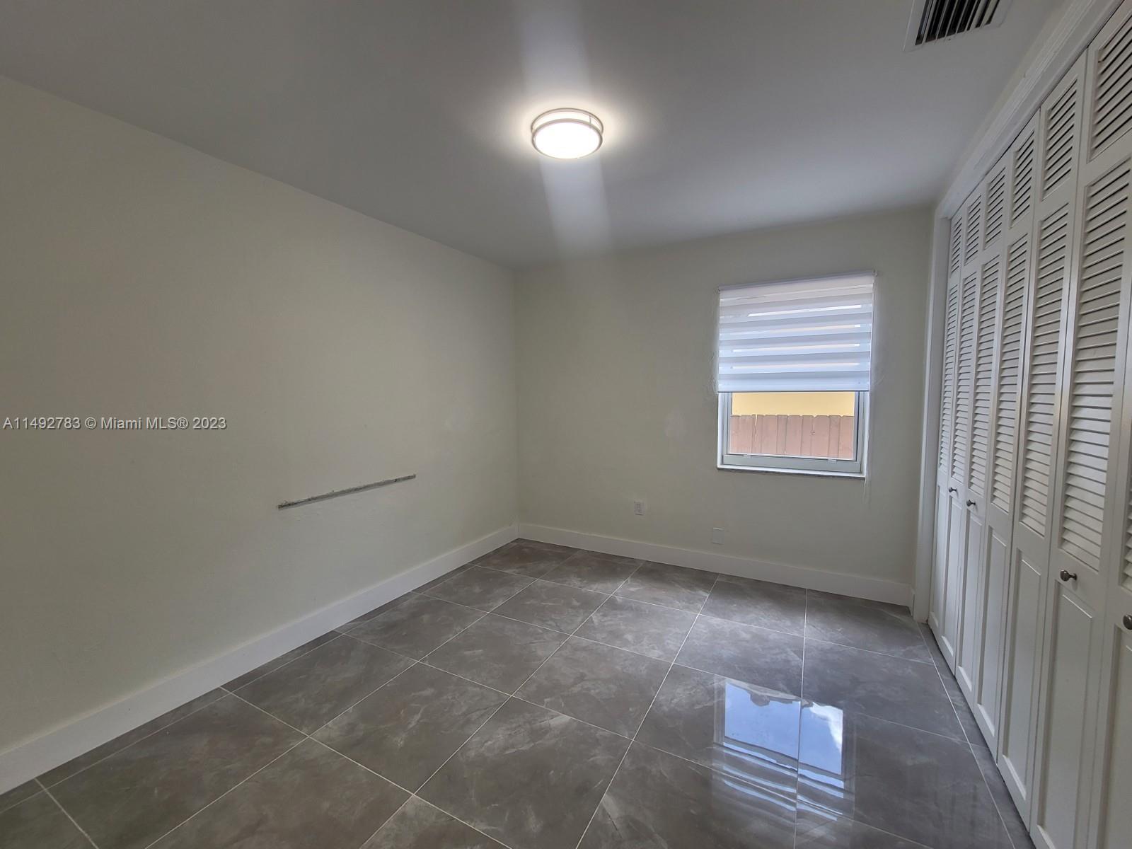 3575 NW 14th St Unit: A