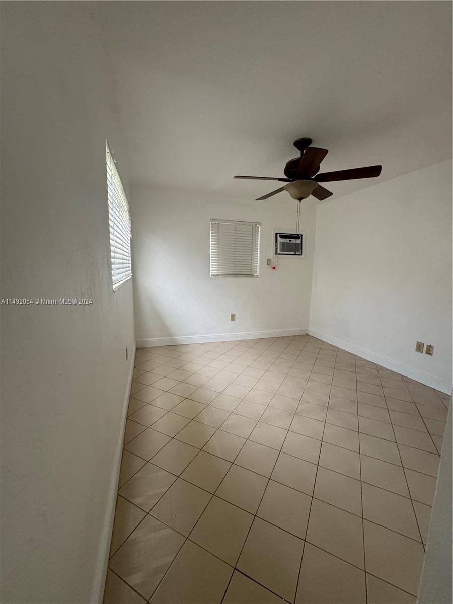 7748 SW 35th Ter