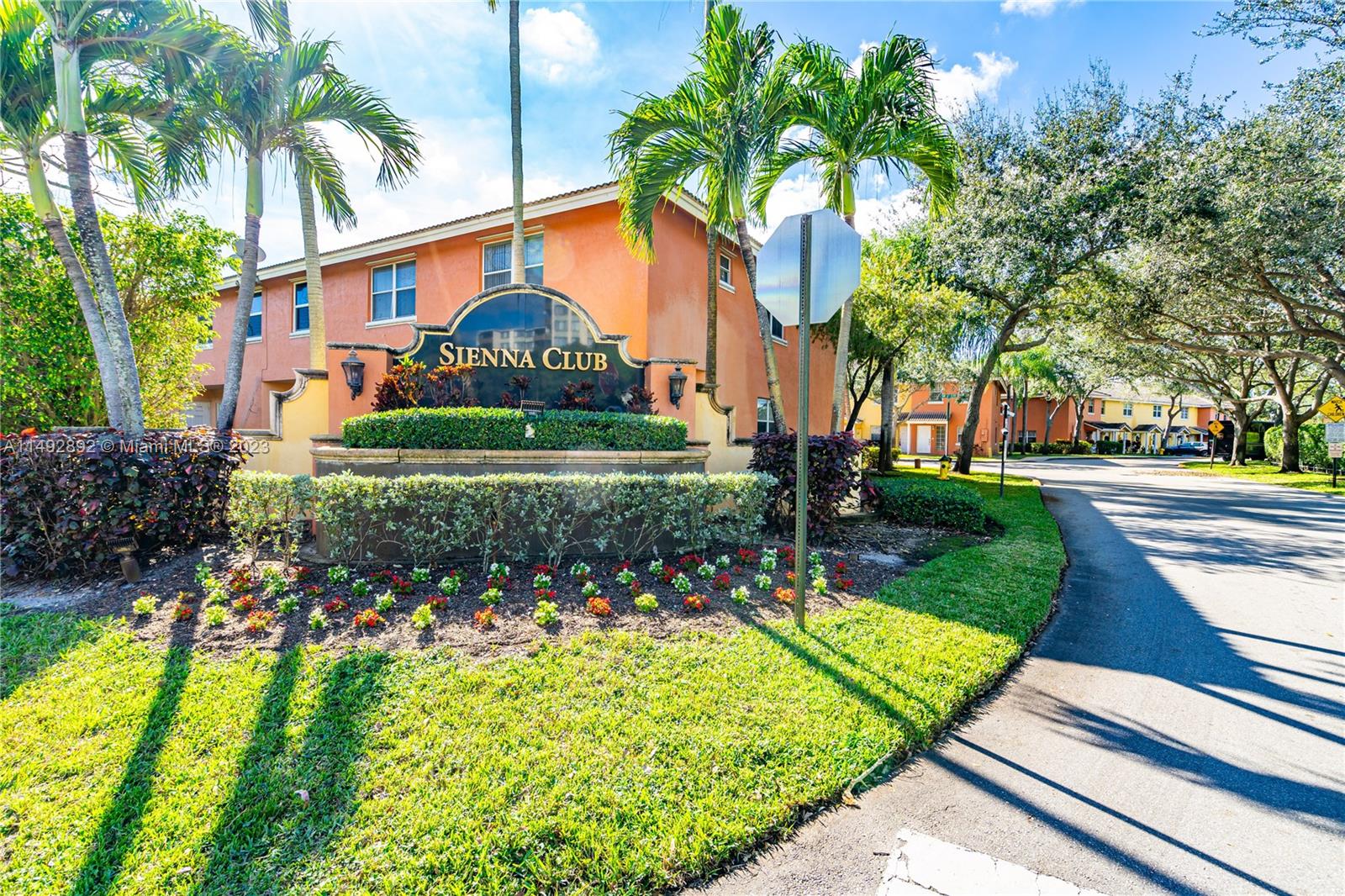 6836 Sienna Club Dr