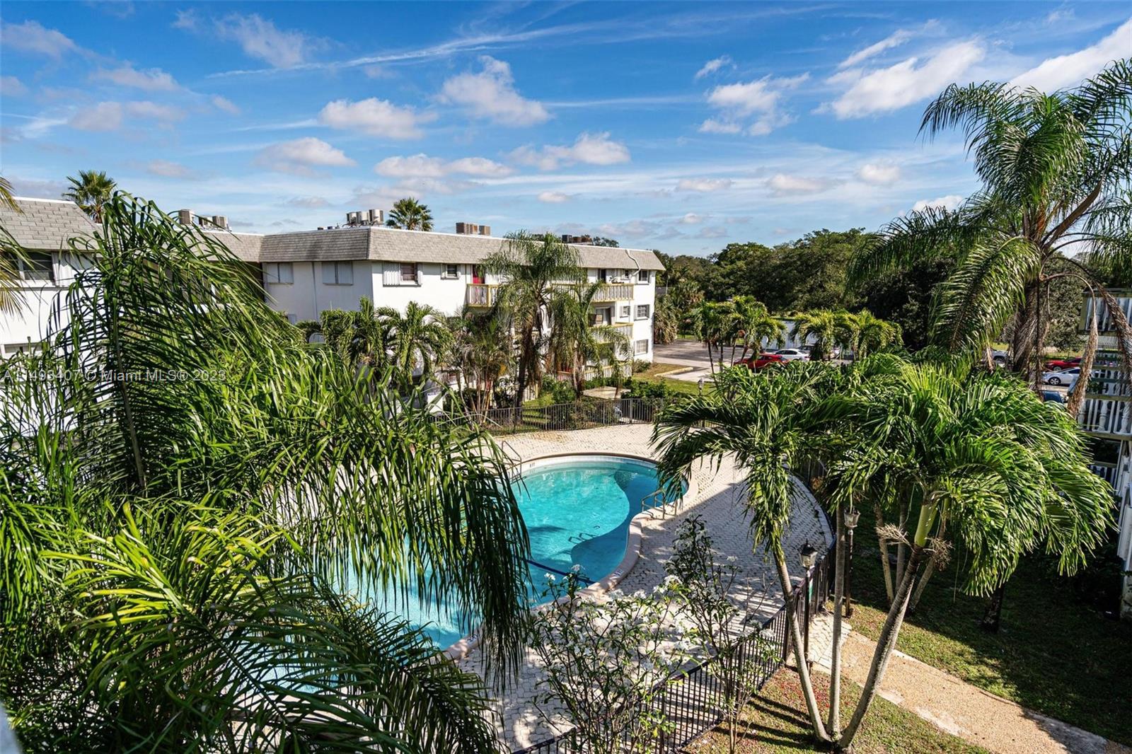 15205 NE 6th Ave Unit: D305