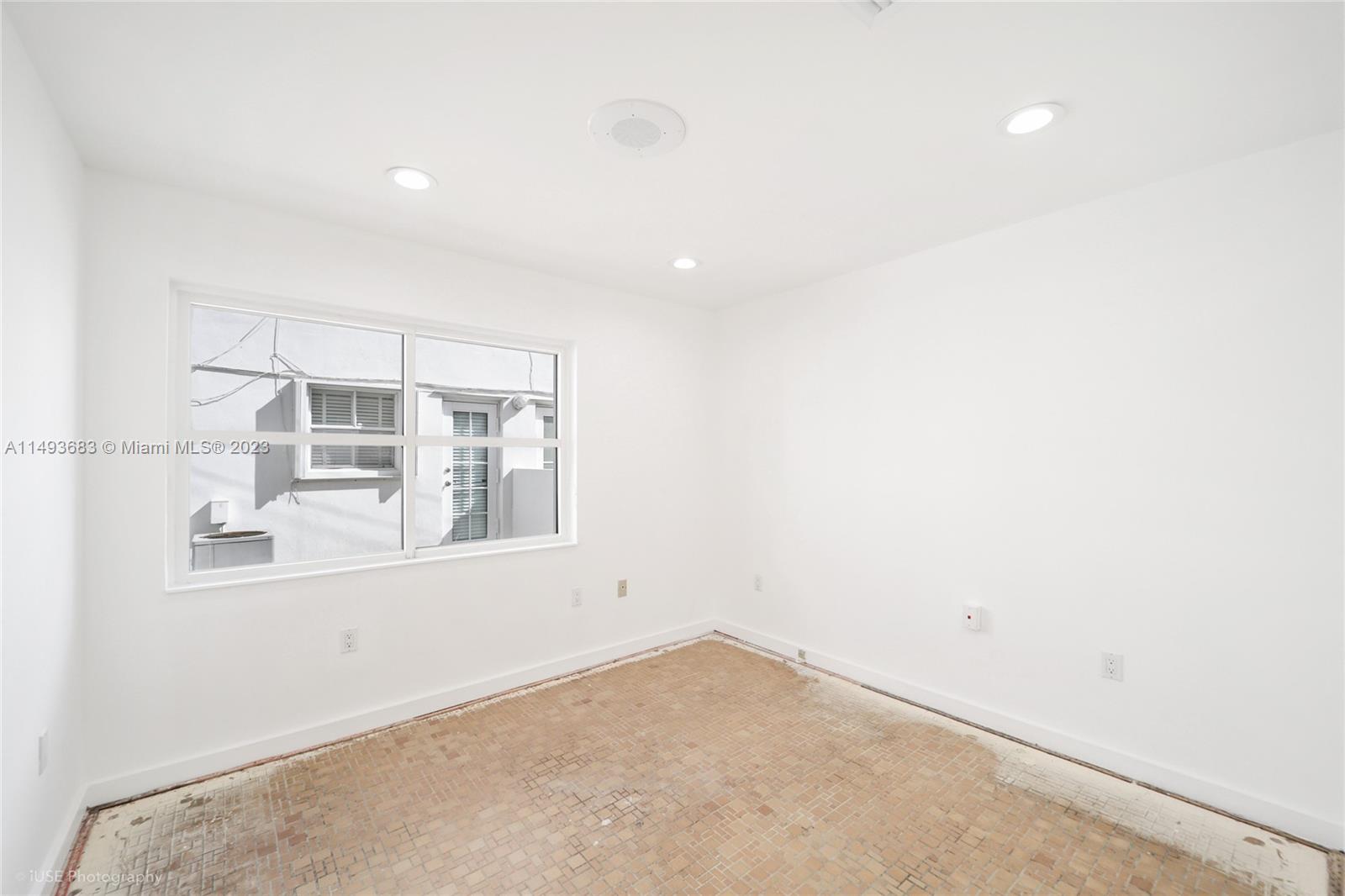 348 Minorca Ave