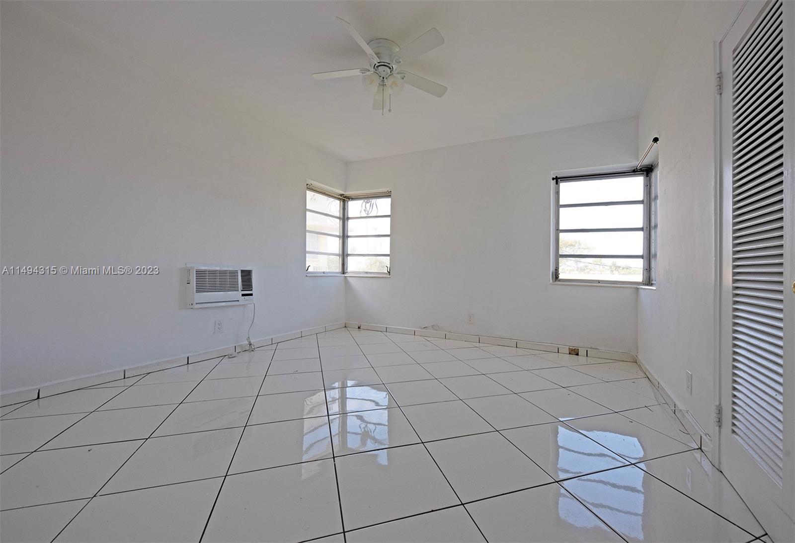 1735 Marseille Dr # 4