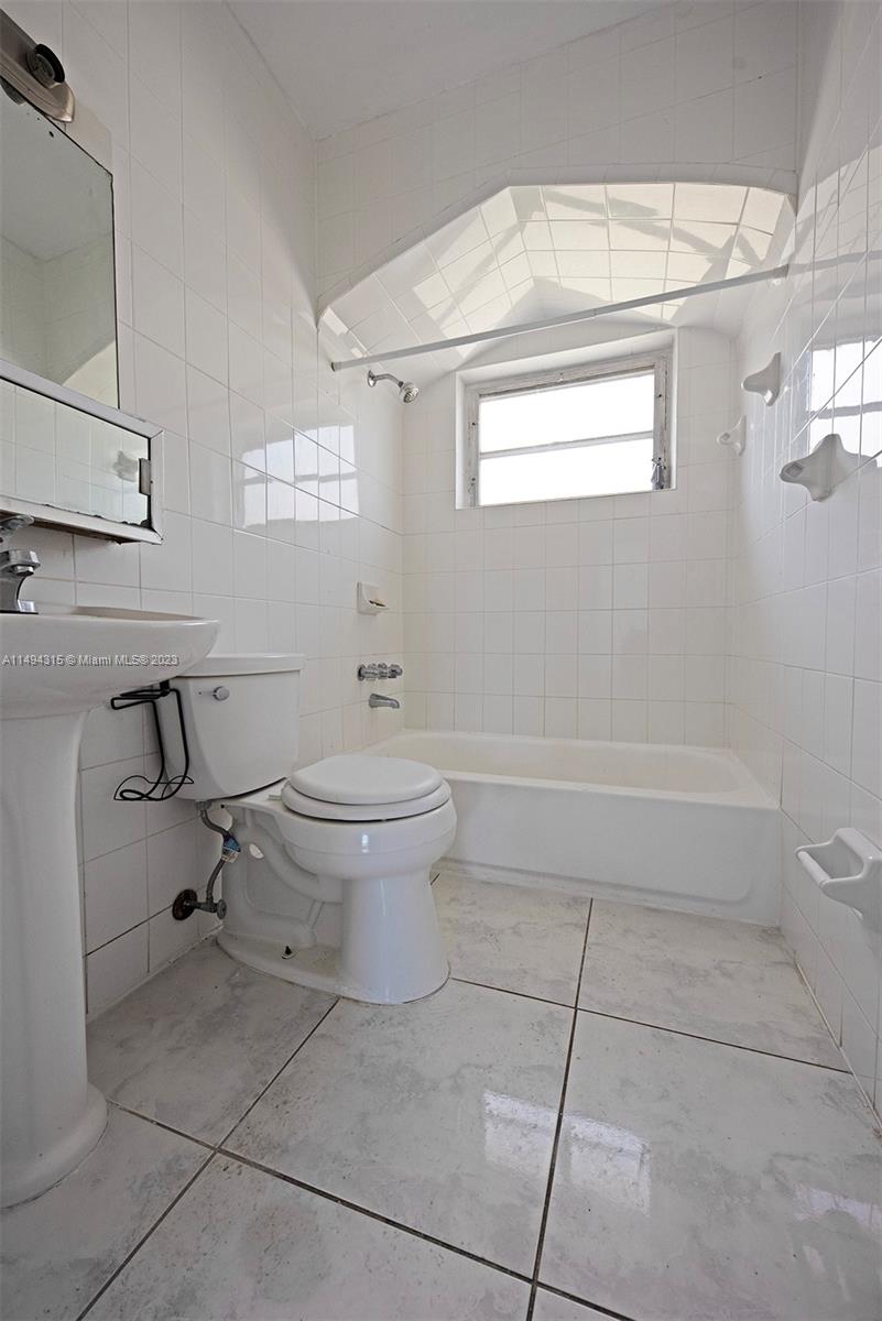 1735 Marseille Dr # 4