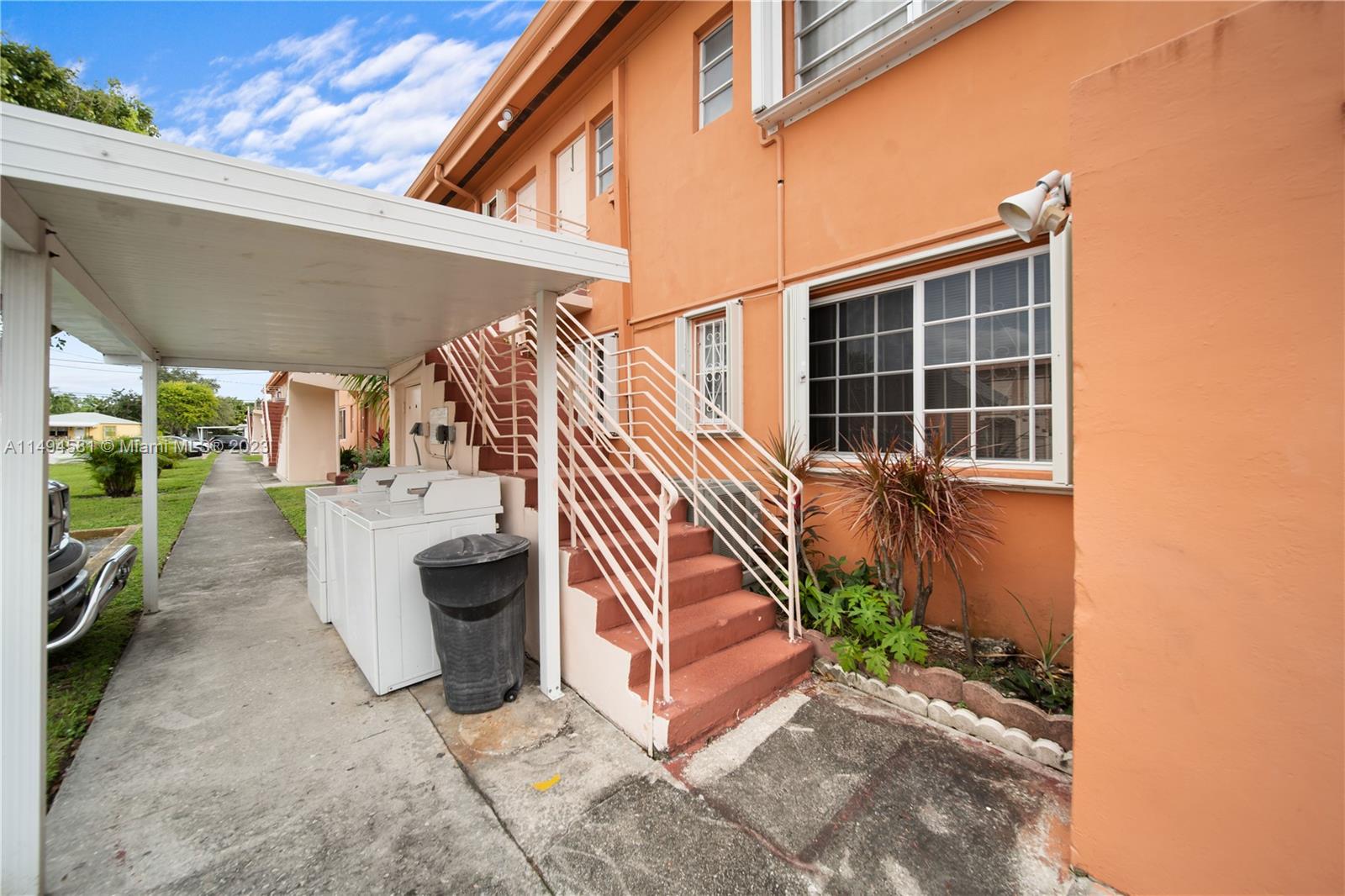 3471 SW 11 St # 9B