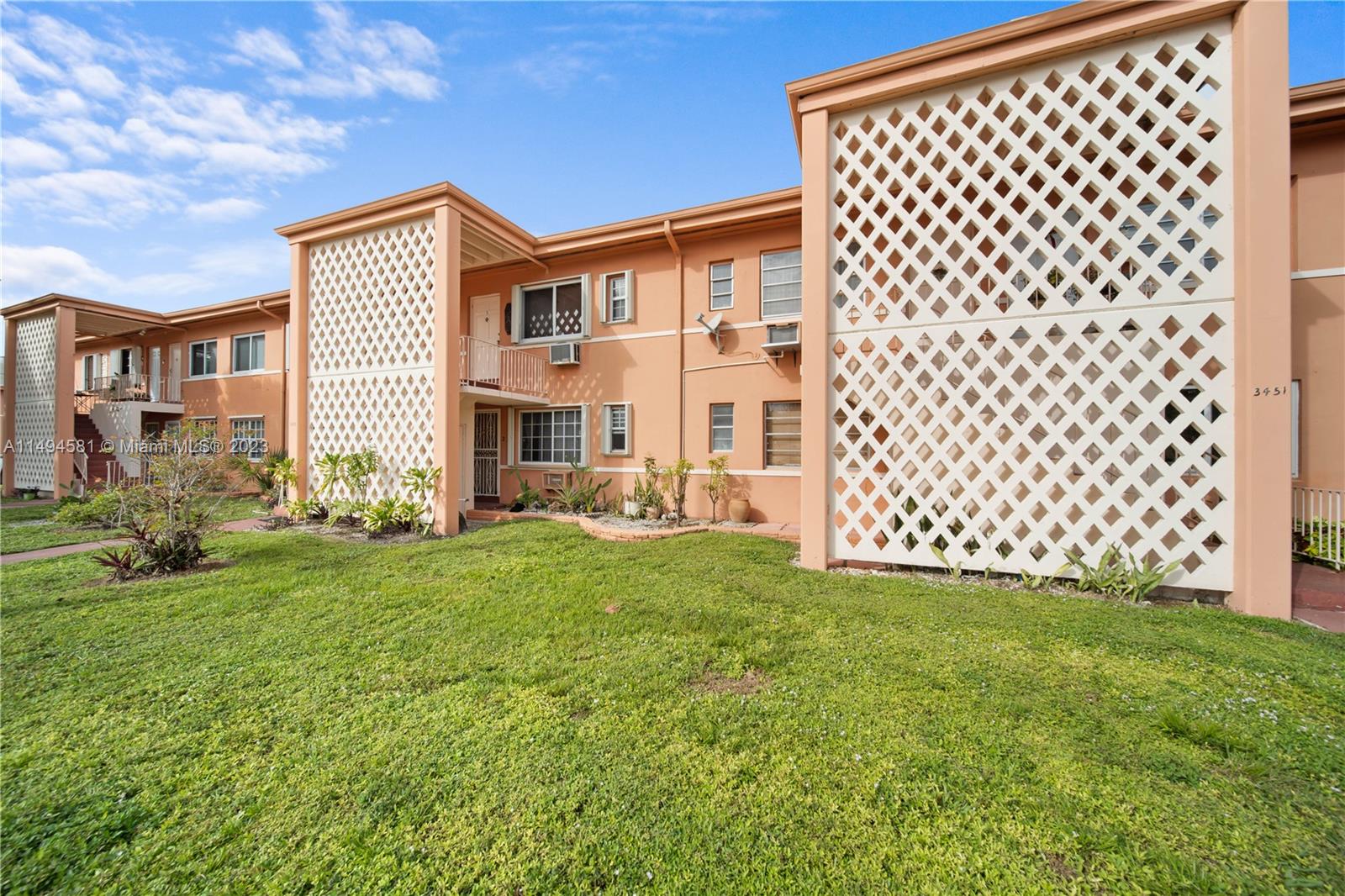3471 SW 11 St # 9B