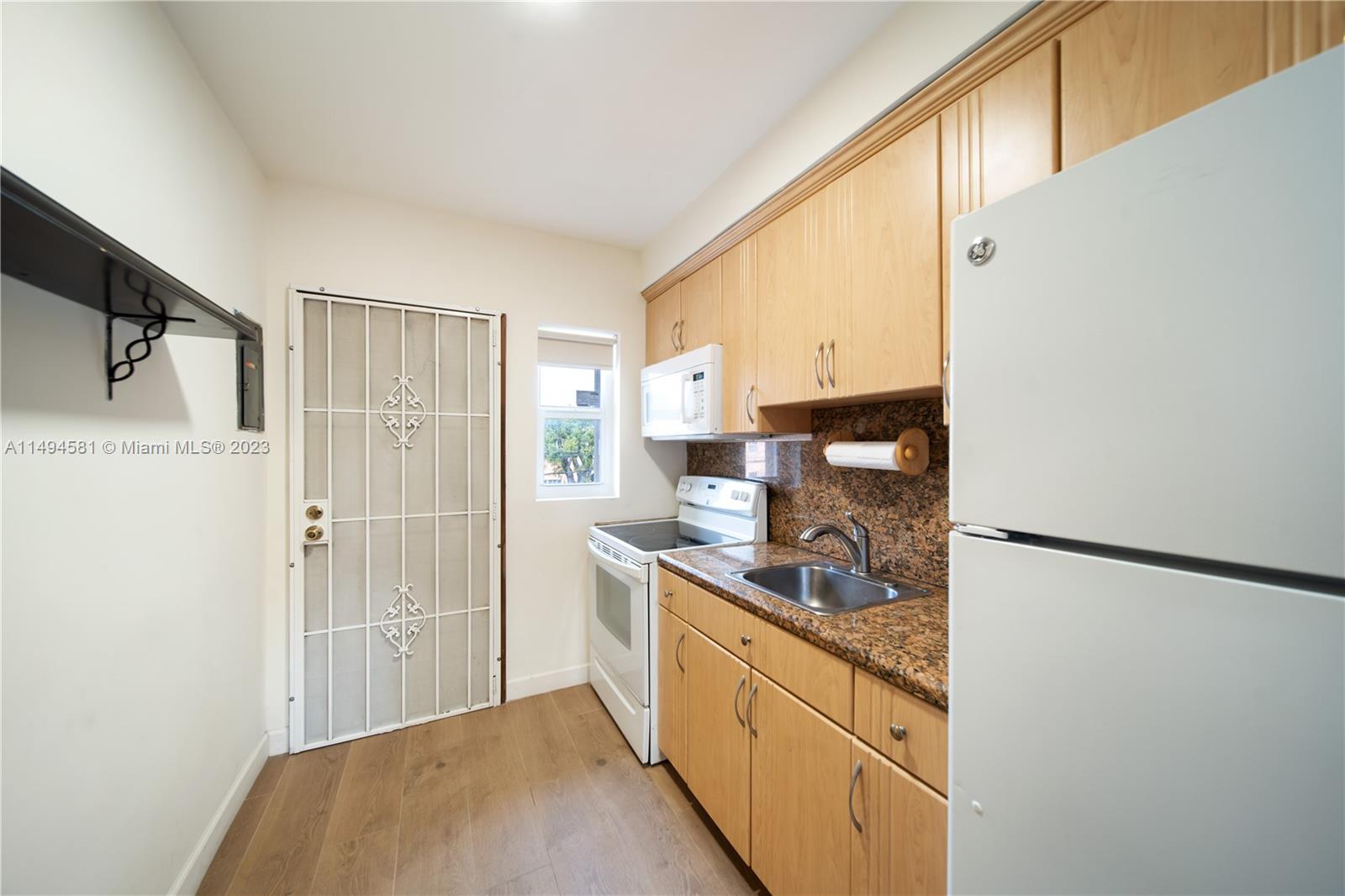 3471 SW 11 St # 9B