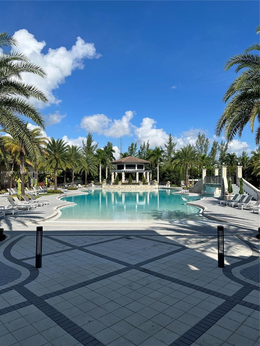 8025 NW 104th Ave Unit: 01