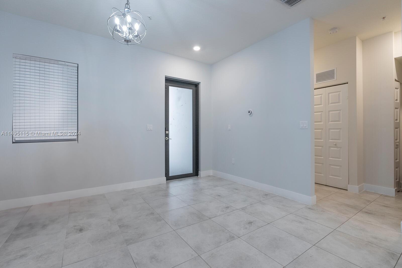 8025 NW 104th Ave Unit: 01