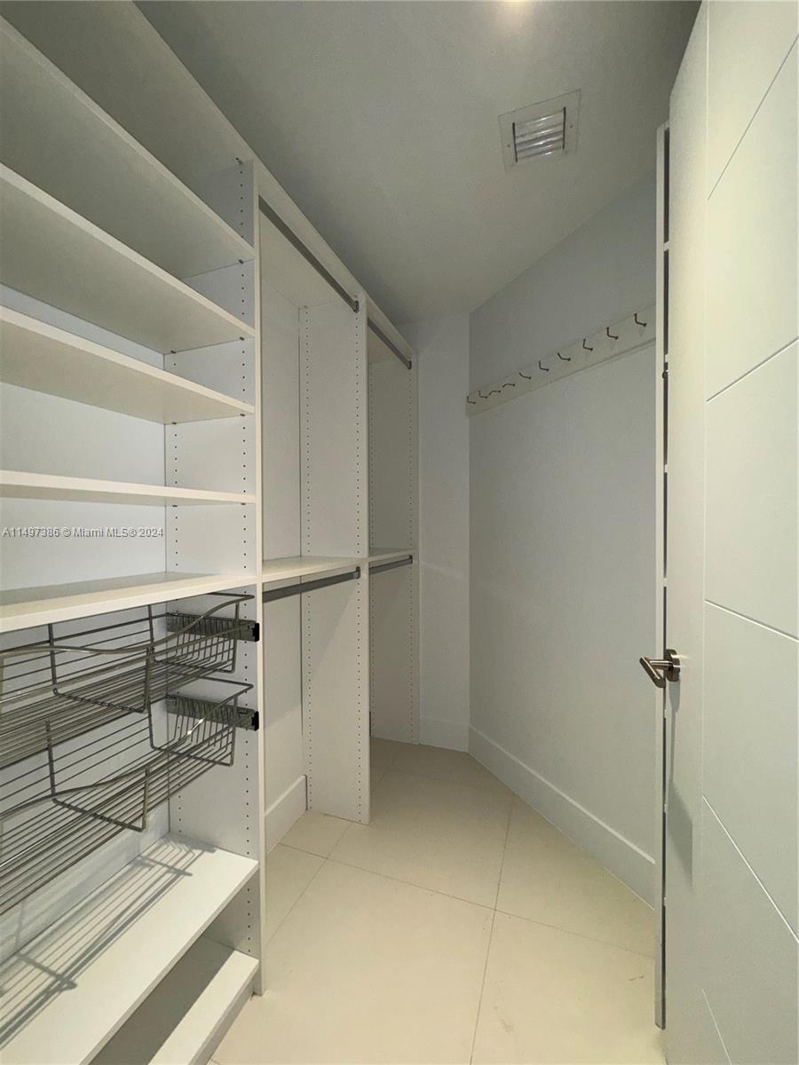 1010 SW 2nd Ave Unit: 708