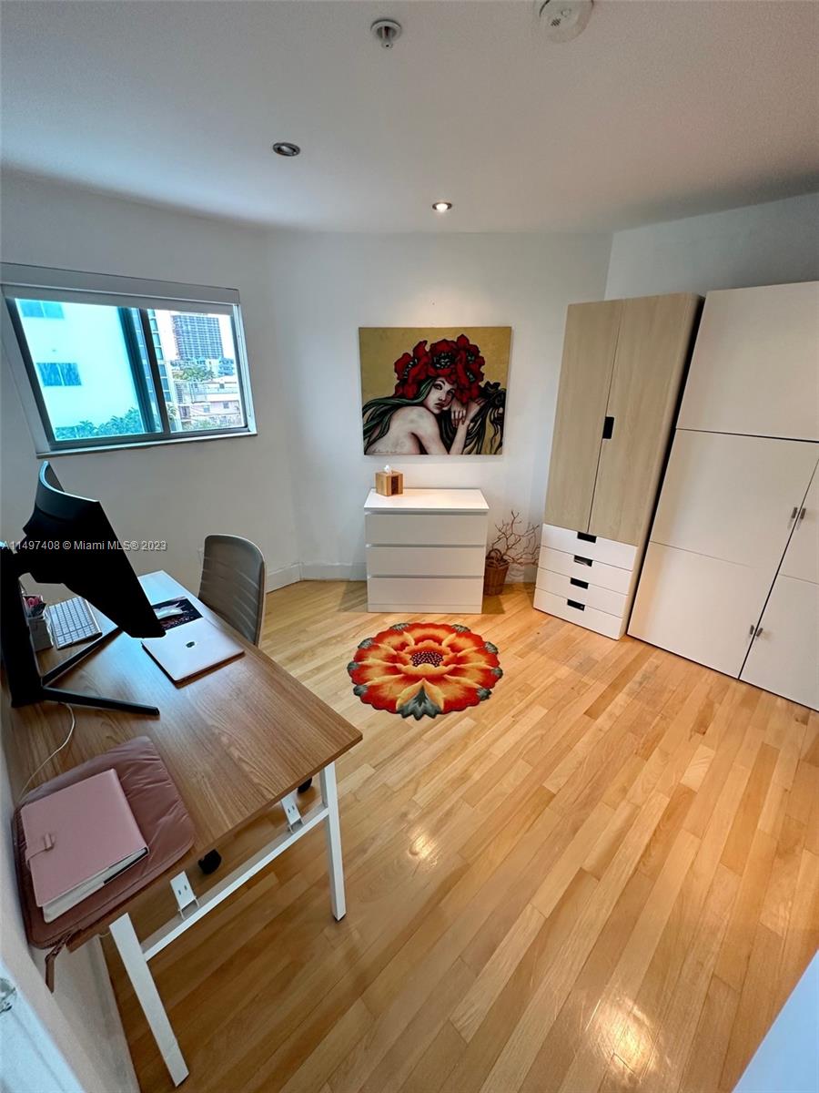 7728 Collins Ave # 16
