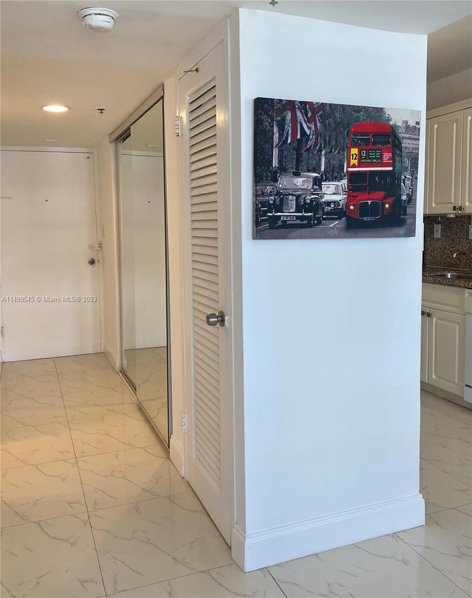 100 Lincoln Rd # 1125