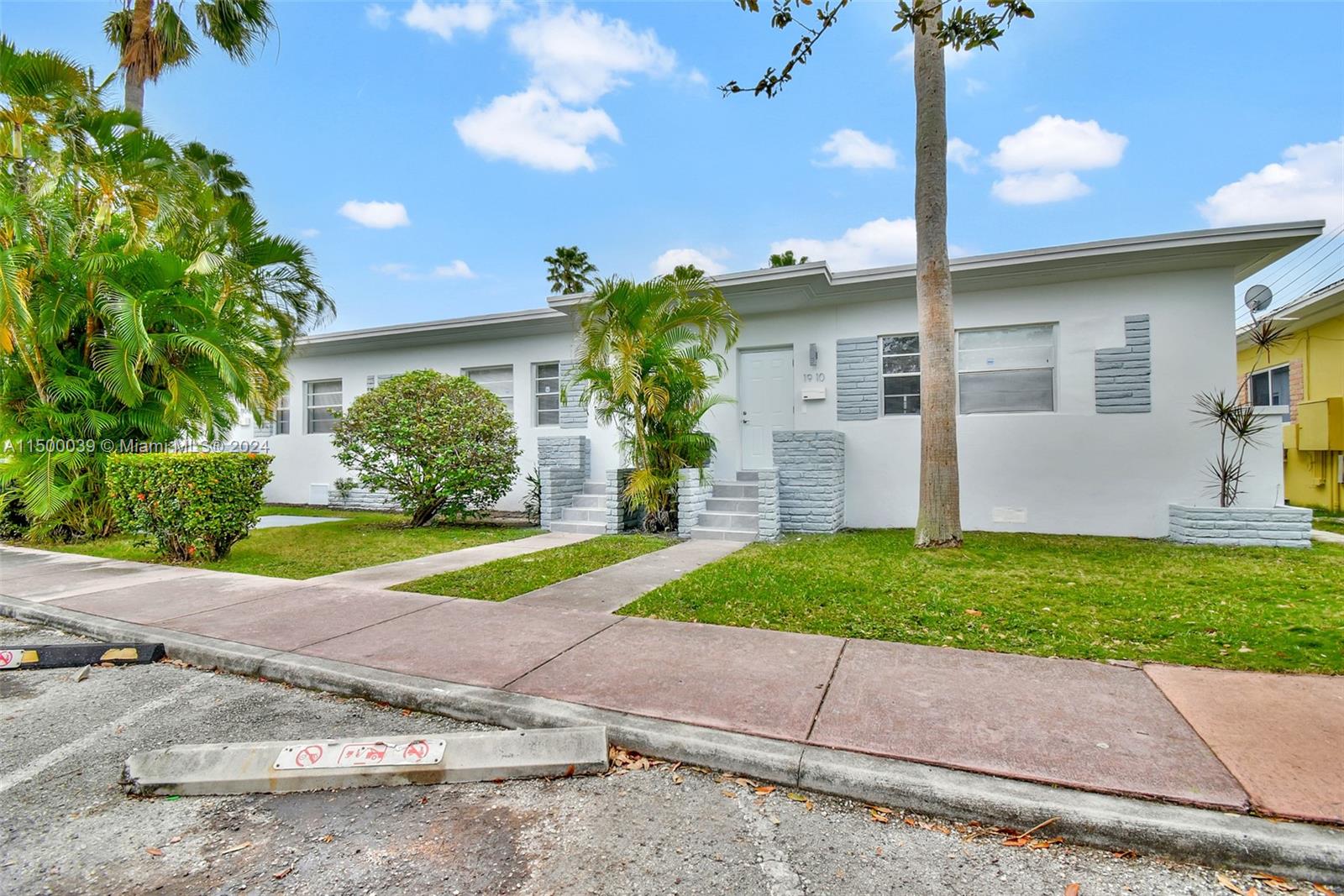 1900 Calais Dr # 1904